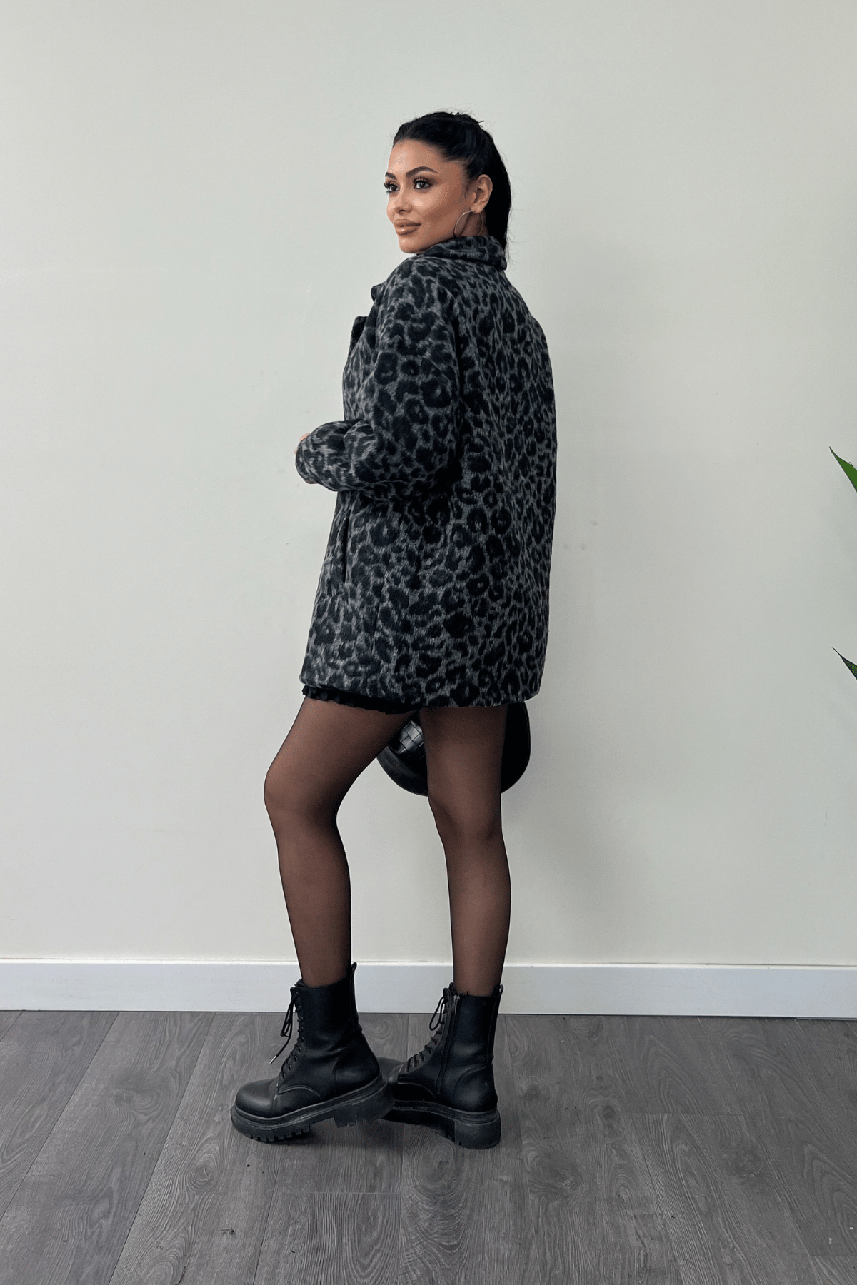 Leopar Desenli Kaşe Kumaş Kaban - SİYAH