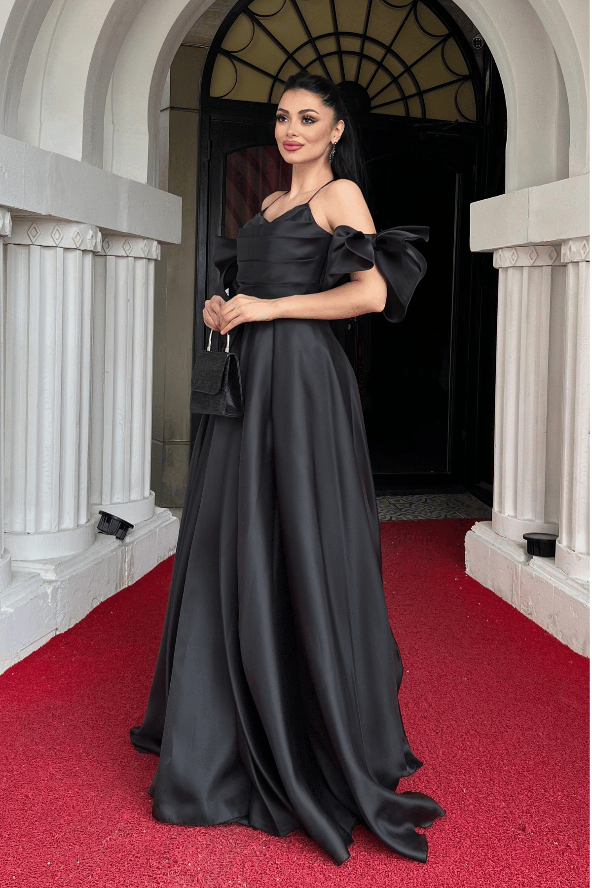 Organze Kumaş Sırtı İpli Tasarım Elbise - SİYAH