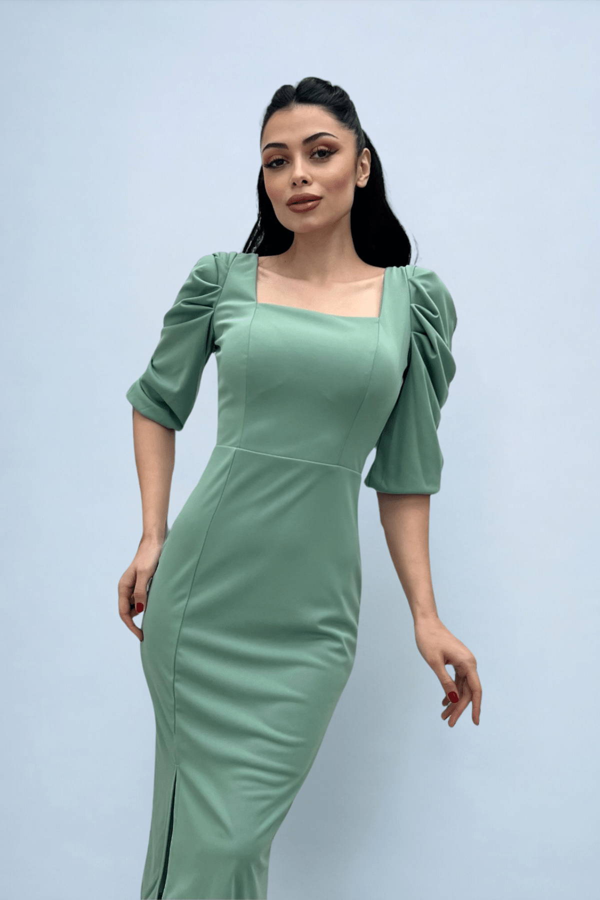 Örme Krep Kumaş Kare Yaka Yırtmaçlı Elbise - MİNT YEŞİLİ