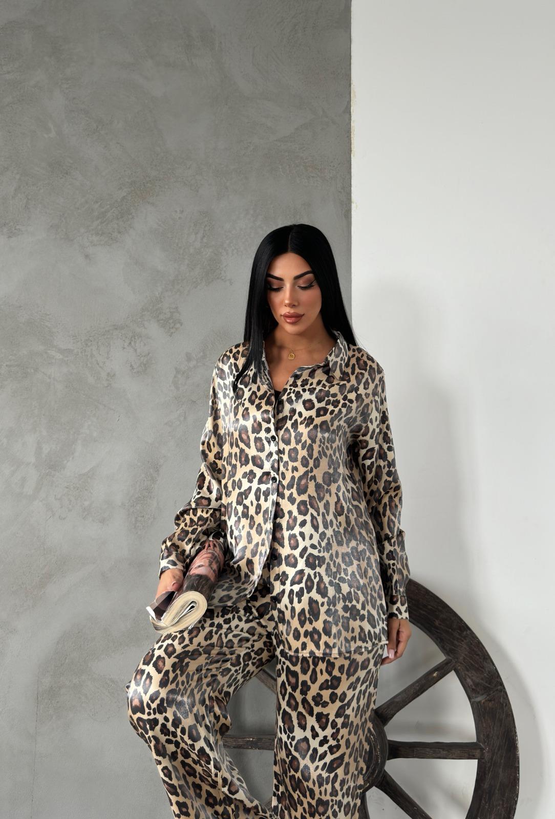 Parlak Mono Kumaş Leopar Baskılı Takım - KREM