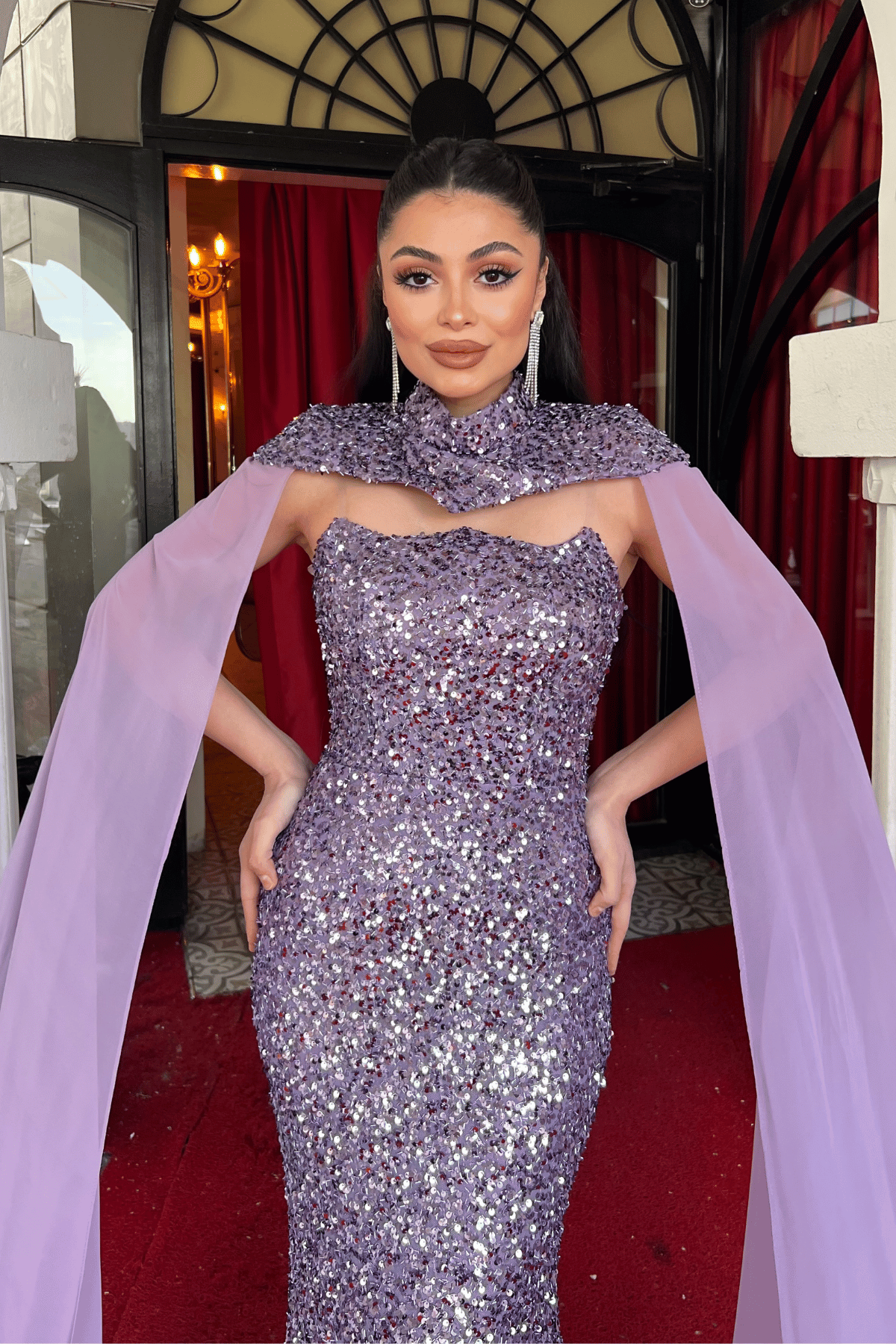 Payet Kumaş Pelerin Detaylı Abiye Elbise - LİLA