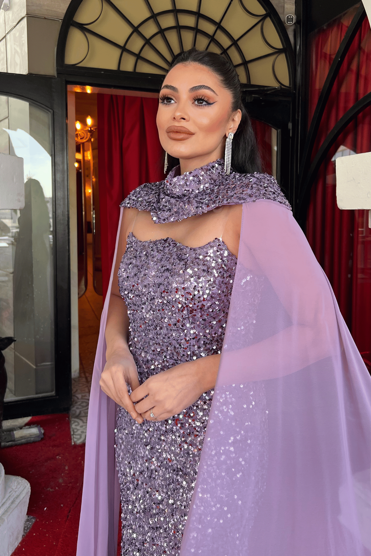 Payet Kumaş Pelerin Detaylı Abiye Elbise - LİLA