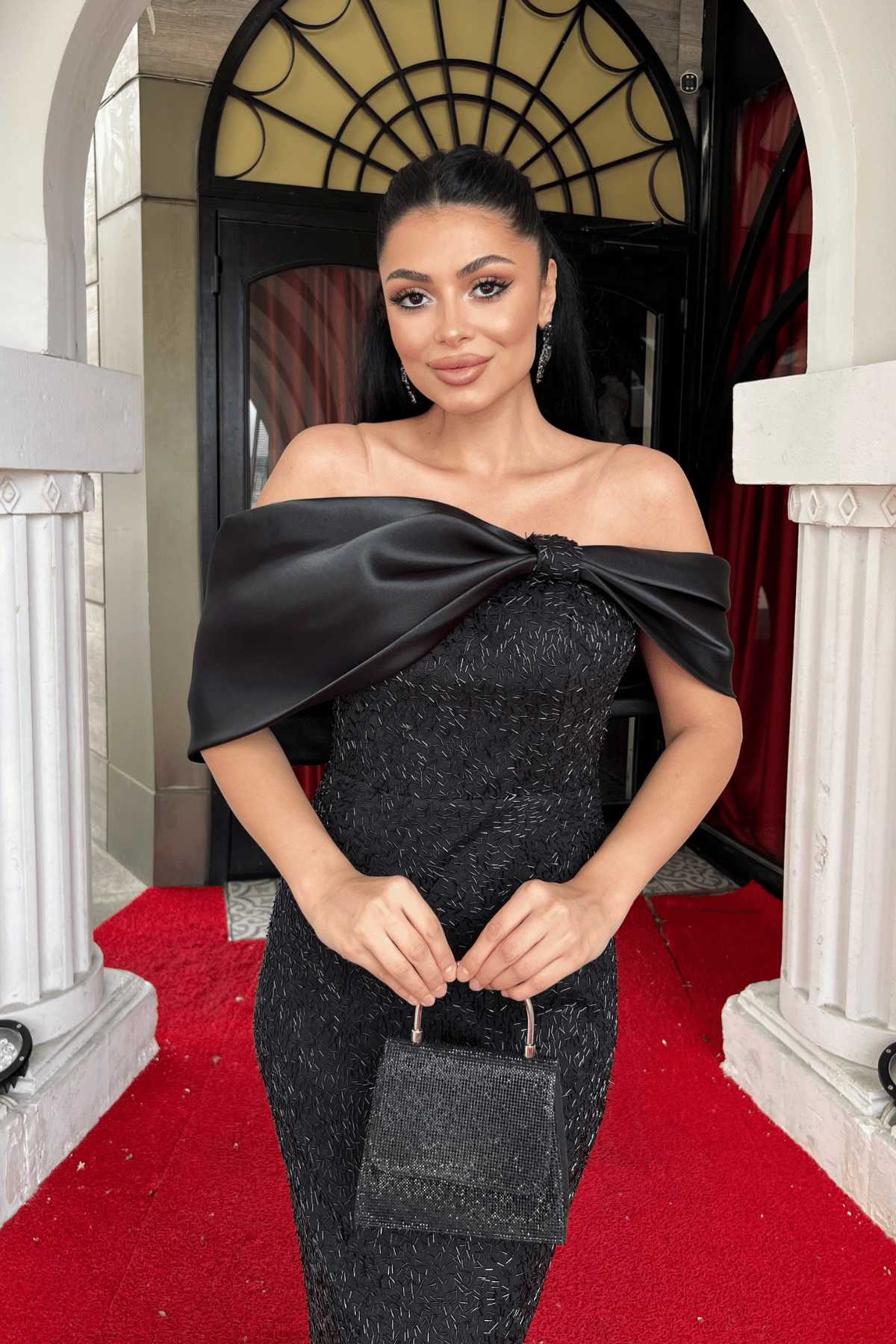 Payet Kumaş Saten Kayık Yaka Kalem Elbise - SİYAH