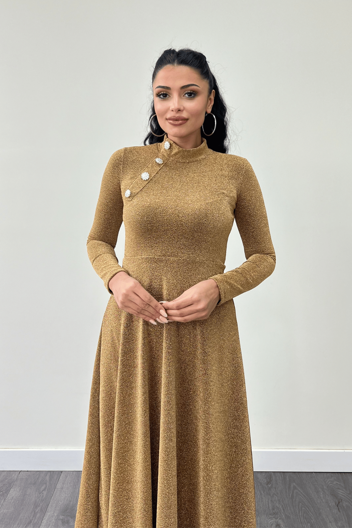 Pırıltılı Krep Kumaş Düğme Detaylı Midi Elbise - GOLD