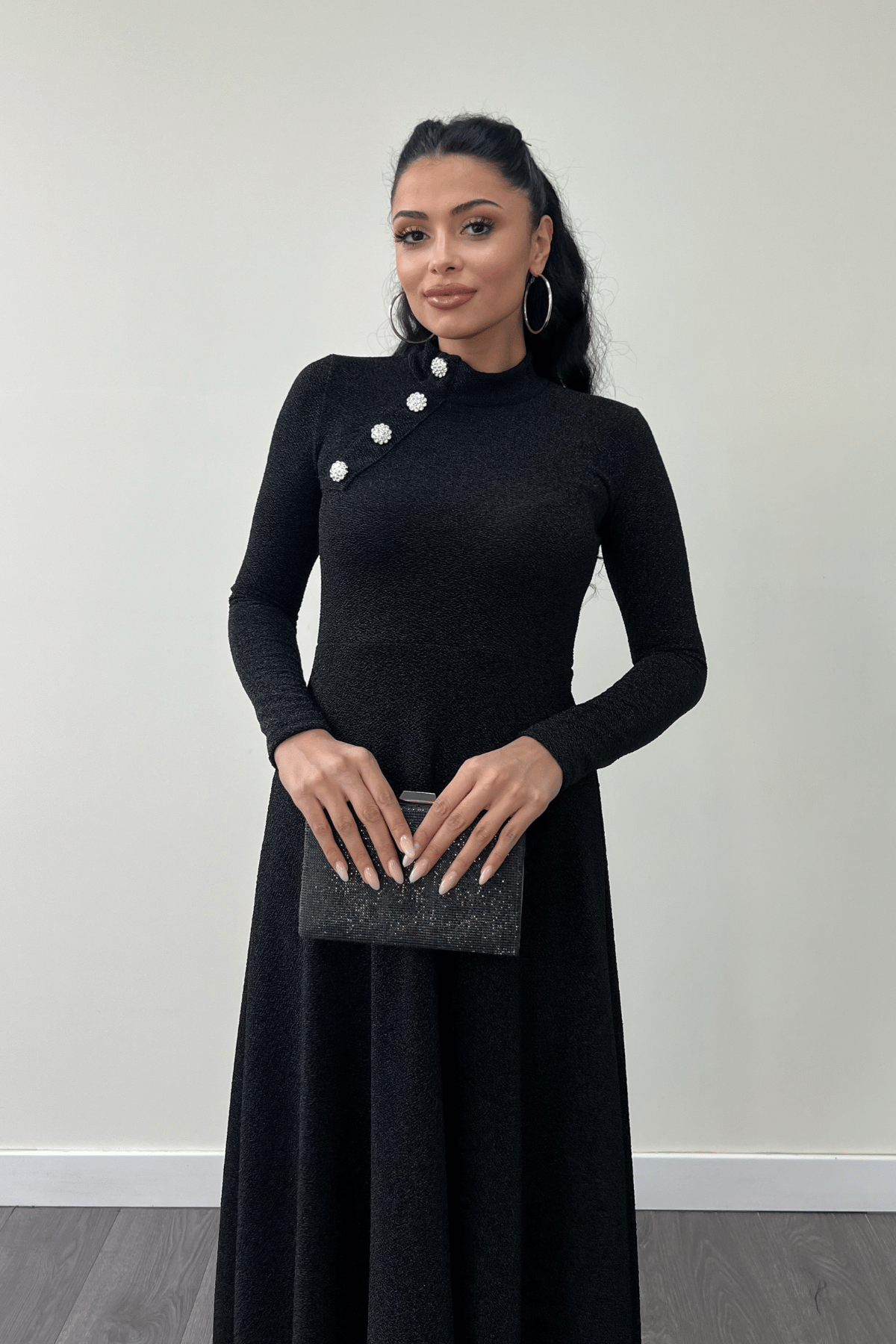 Pırıltılı Krep Kumaş Düğme Detaylı Midi Elbise - SİYAH