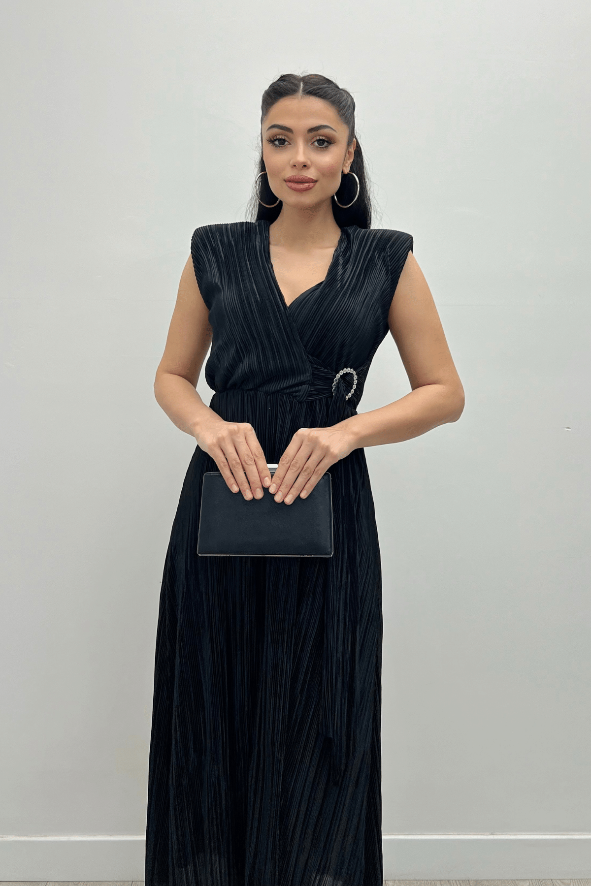 Pliseli Kumaş Beli Lastikli Kemerli Elbise - SİYAH