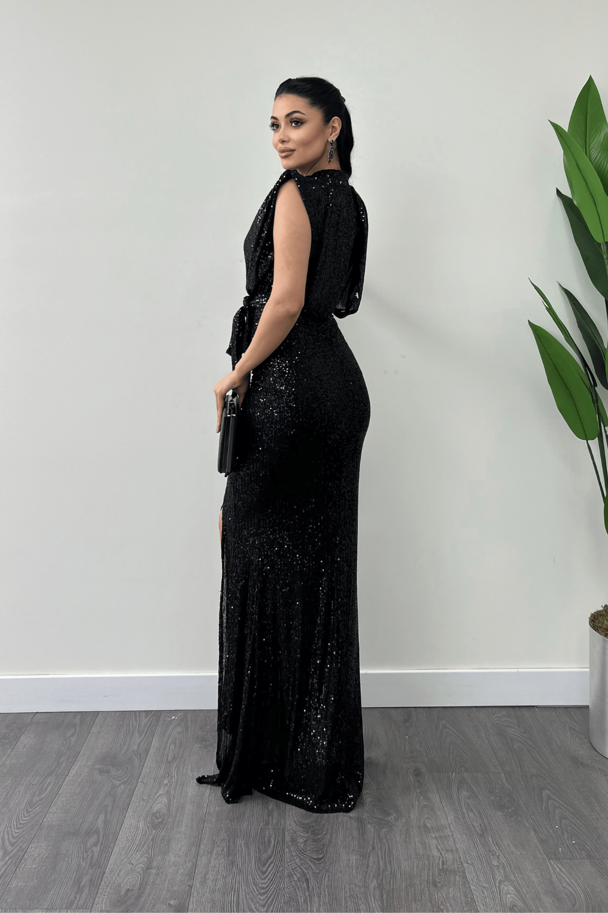 Pul Payet Kumaş Büzgü Detaylı Abiye Elbise - SİYAH