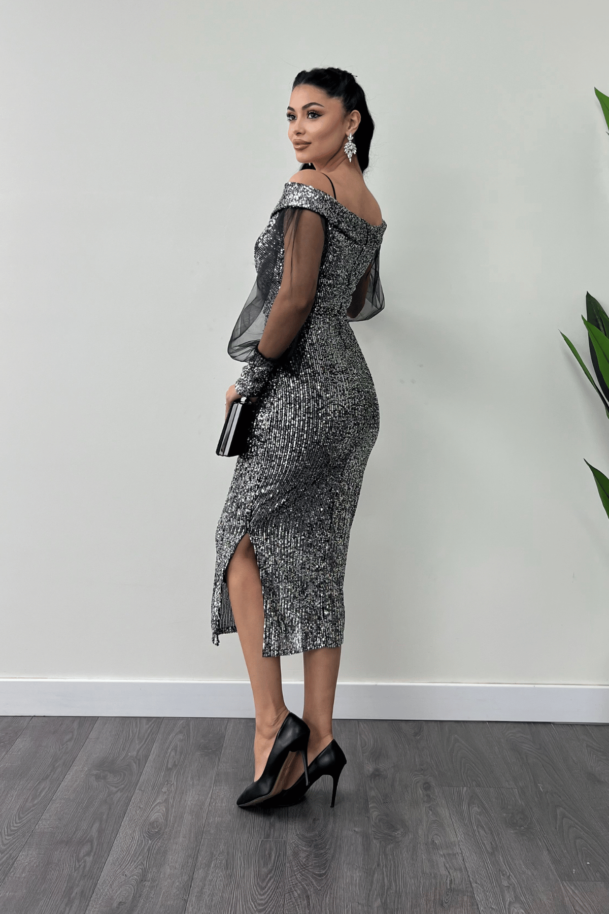 Pul Payet Kumaş Kayık Yaka Kalem Elbise - GÜMÜŞ