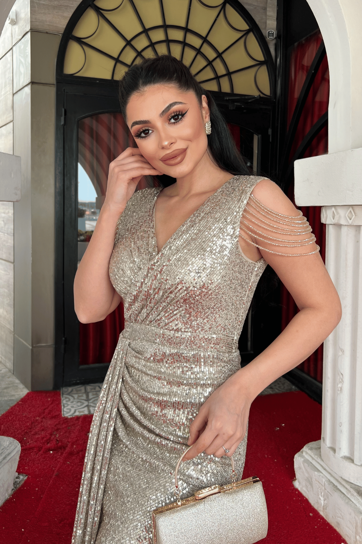 Pul Payet Kumaş Omuz Püskül Boncuk Balık Elbise - GOLD