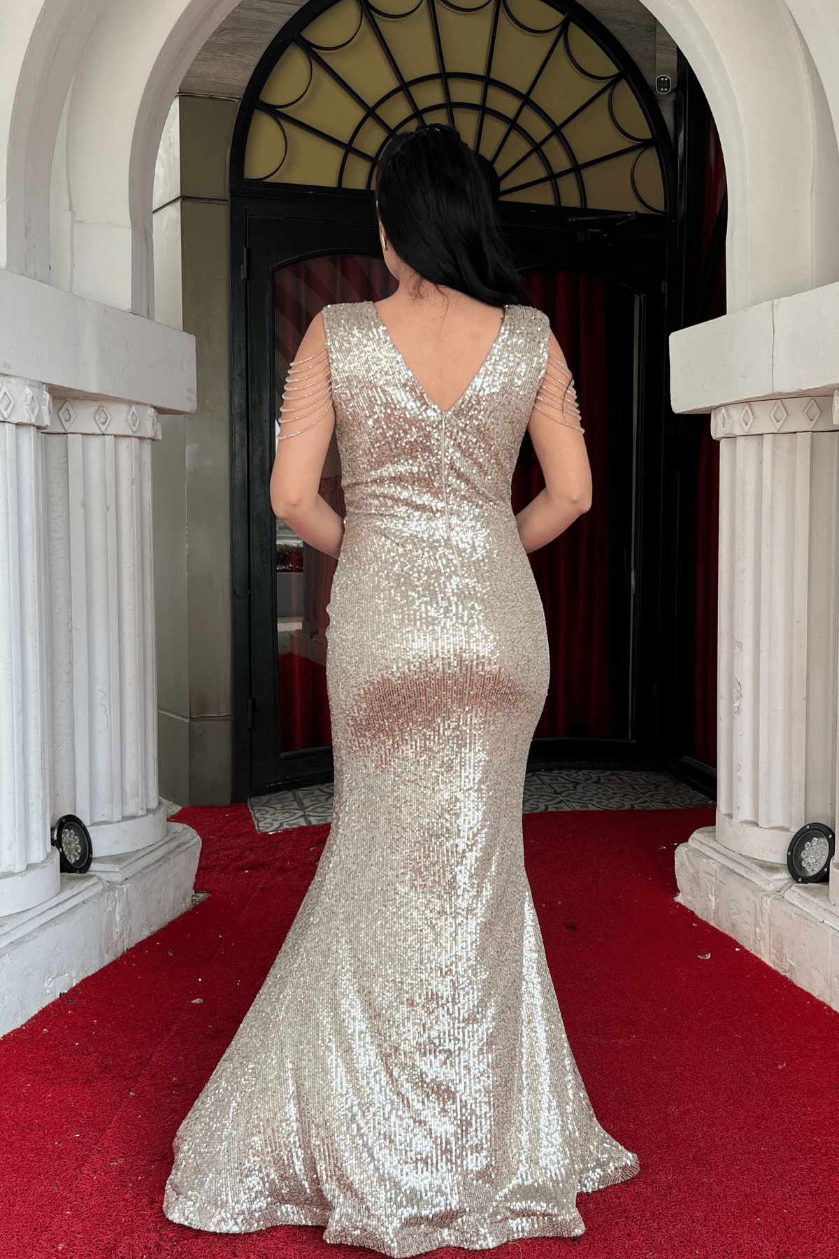 Pul Payet Kumaş Omuz Püskül Boncuk Balık Elbise - GOLD