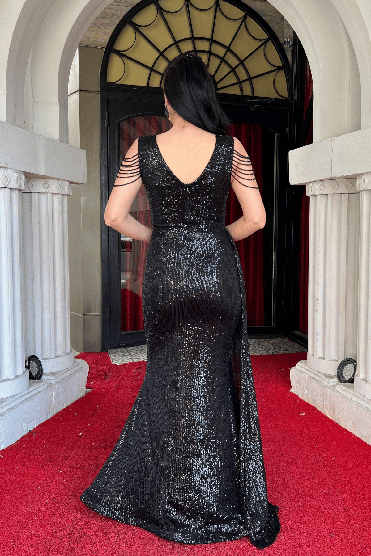 Pul Payet Kumaş Omuz Püskül Boncuk Balık Elbise - SİYAH