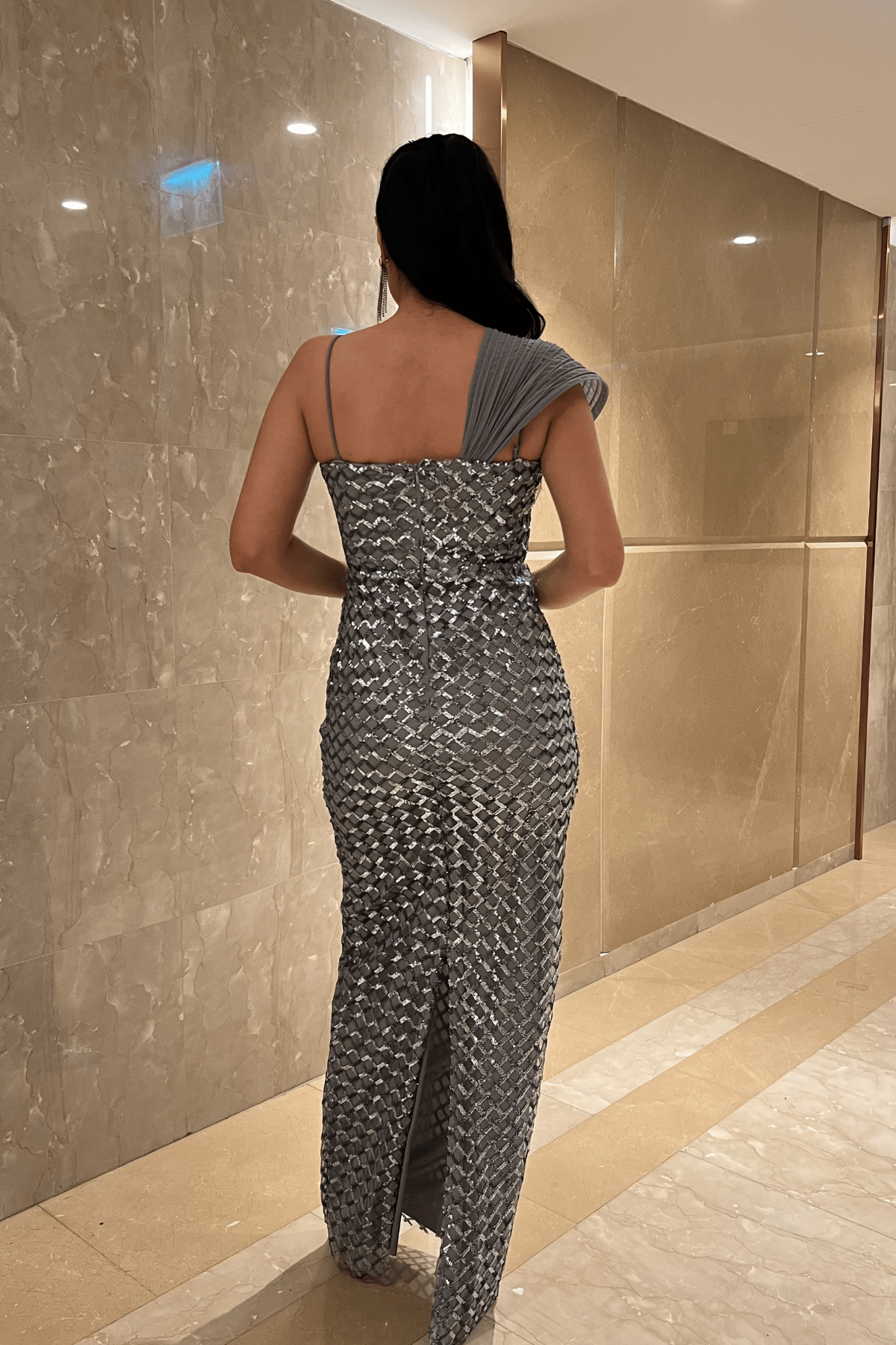 Pul Payet Kumaş Şal Detaylı Abiye Elbise - GÜMÜŞ