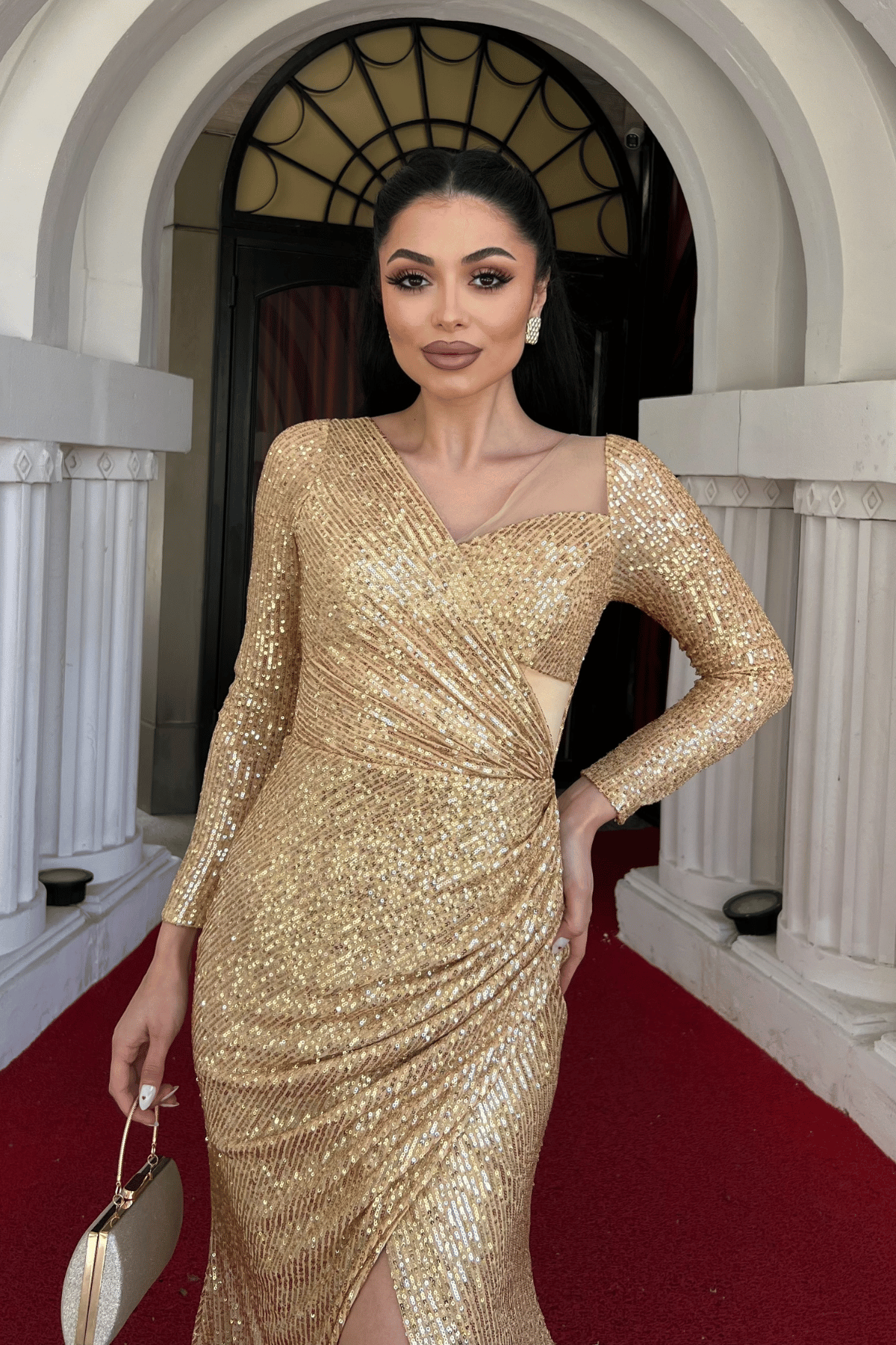 Pul Payet Kumaş Tasarım Büzgü Detaylı Elbise - GOLD