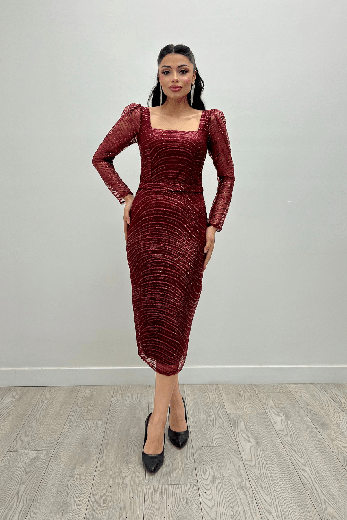 Pullu Payet Kumaş Kare Yaka Kalem Elbise - BORDO