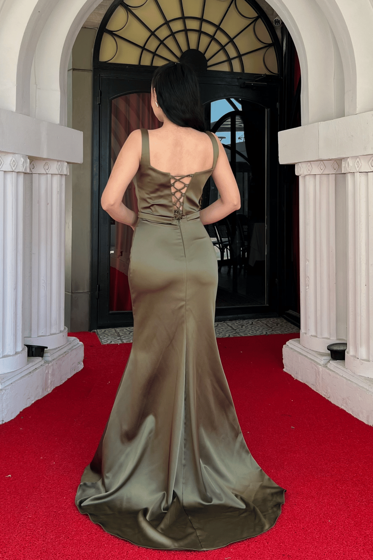 Saten Kumaş Sırtı Balık Maxi Elbise - HAKİ YEŞİLİ