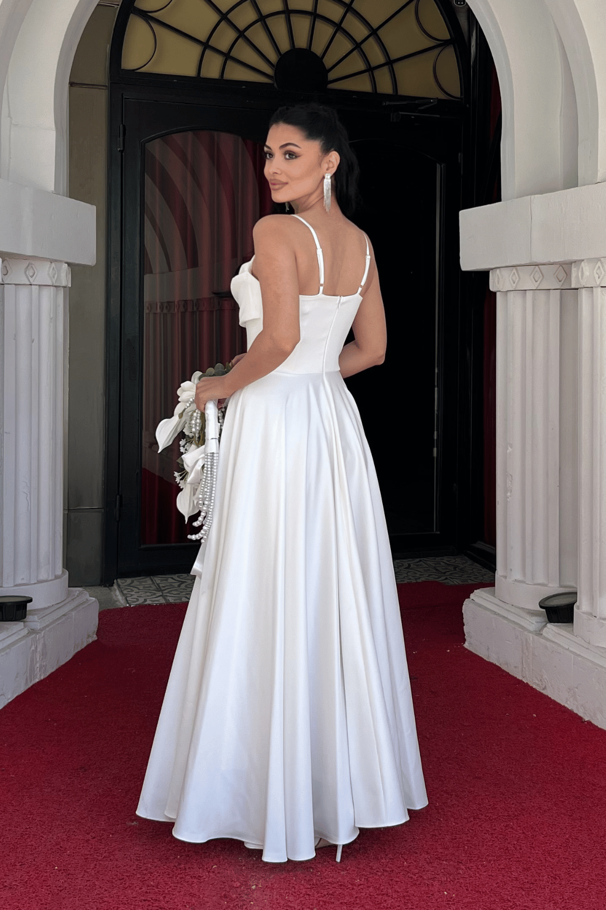 Saten Kumaş Balen Detaylı Degaje Yaka Elbise - BEYAZ