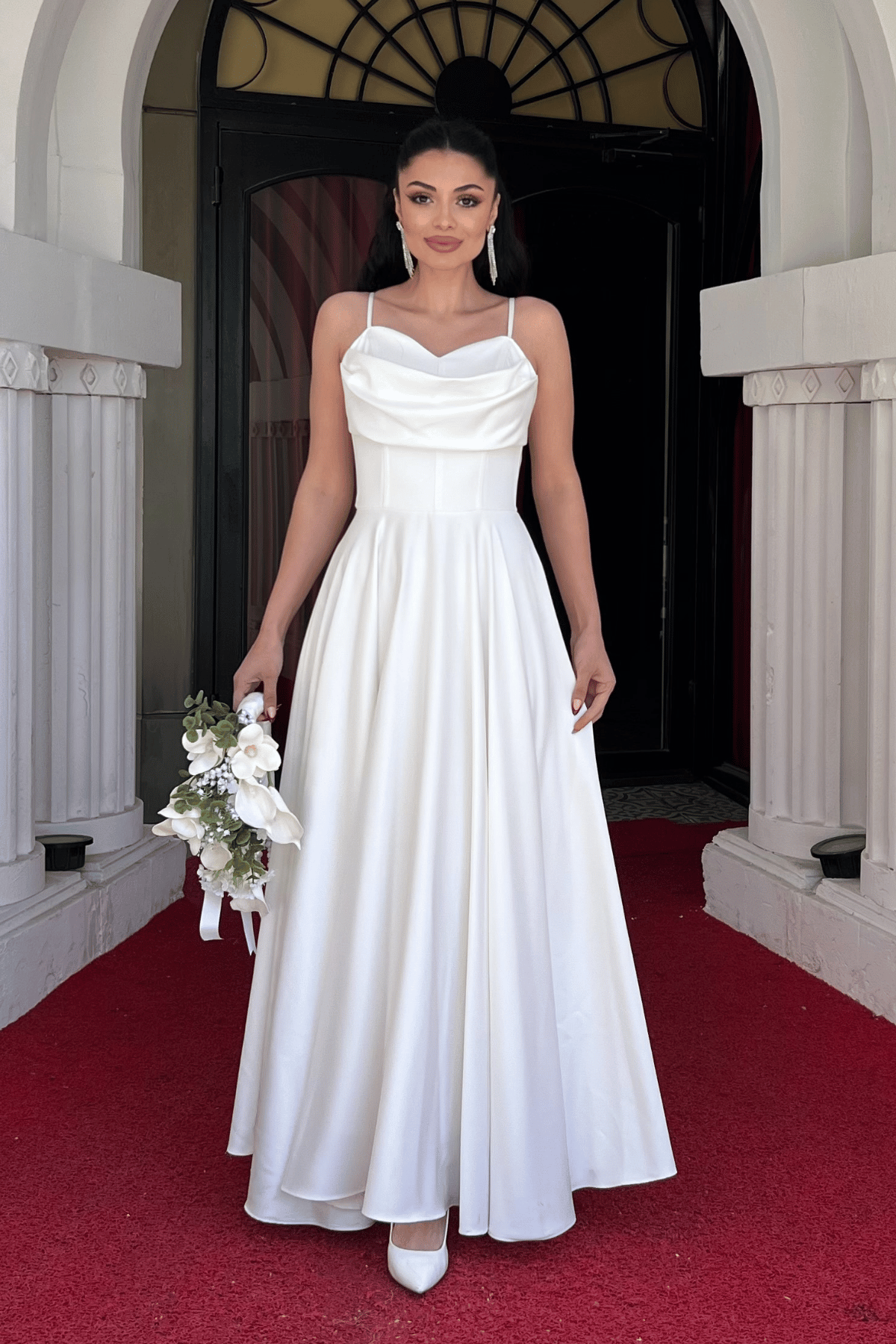 Saten Kumaş Balen Detaylı Degaje Yaka Elbise - BEYAZ