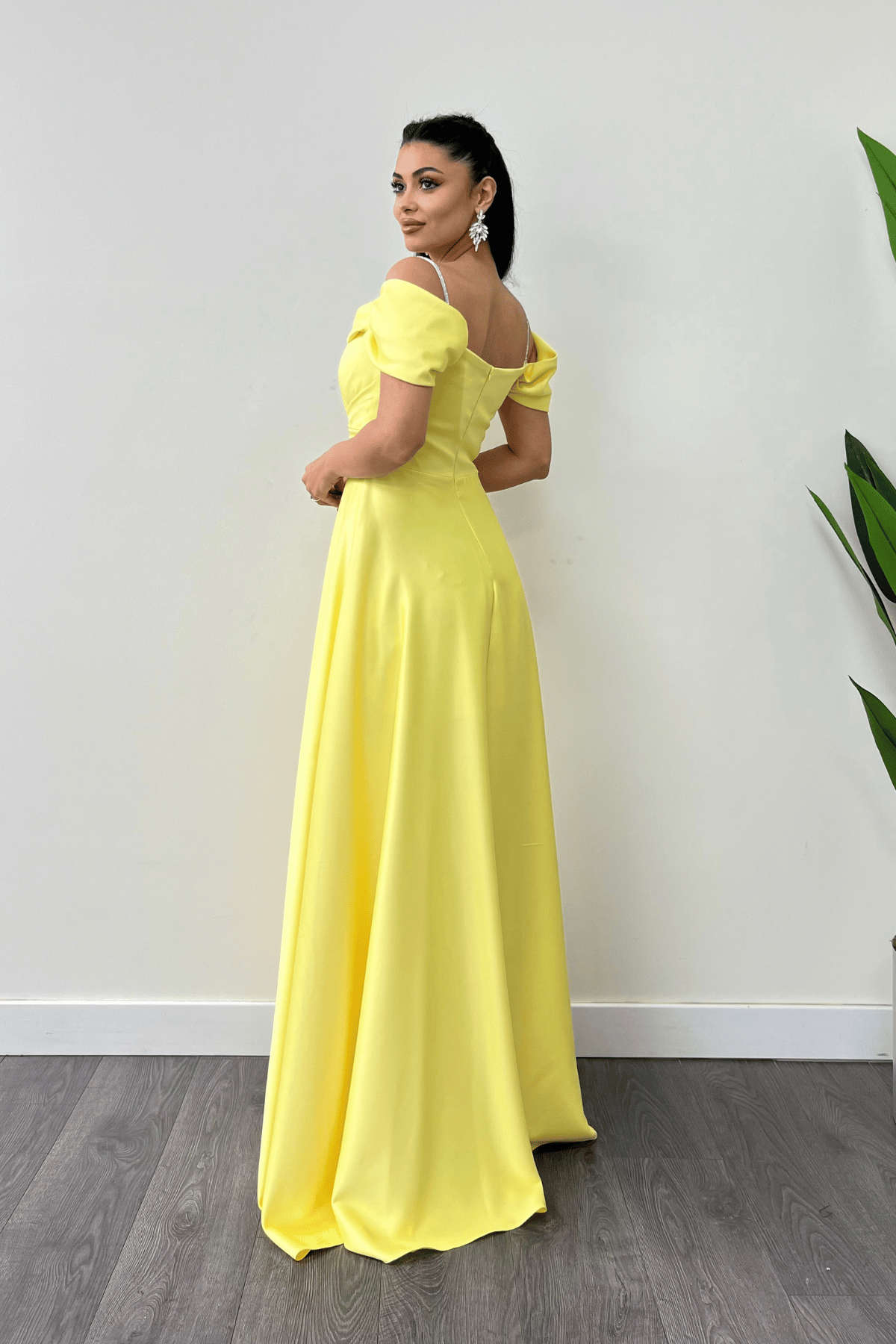 Saten Kumaş Büzgülü Askılı Abiye Elbise - SARI