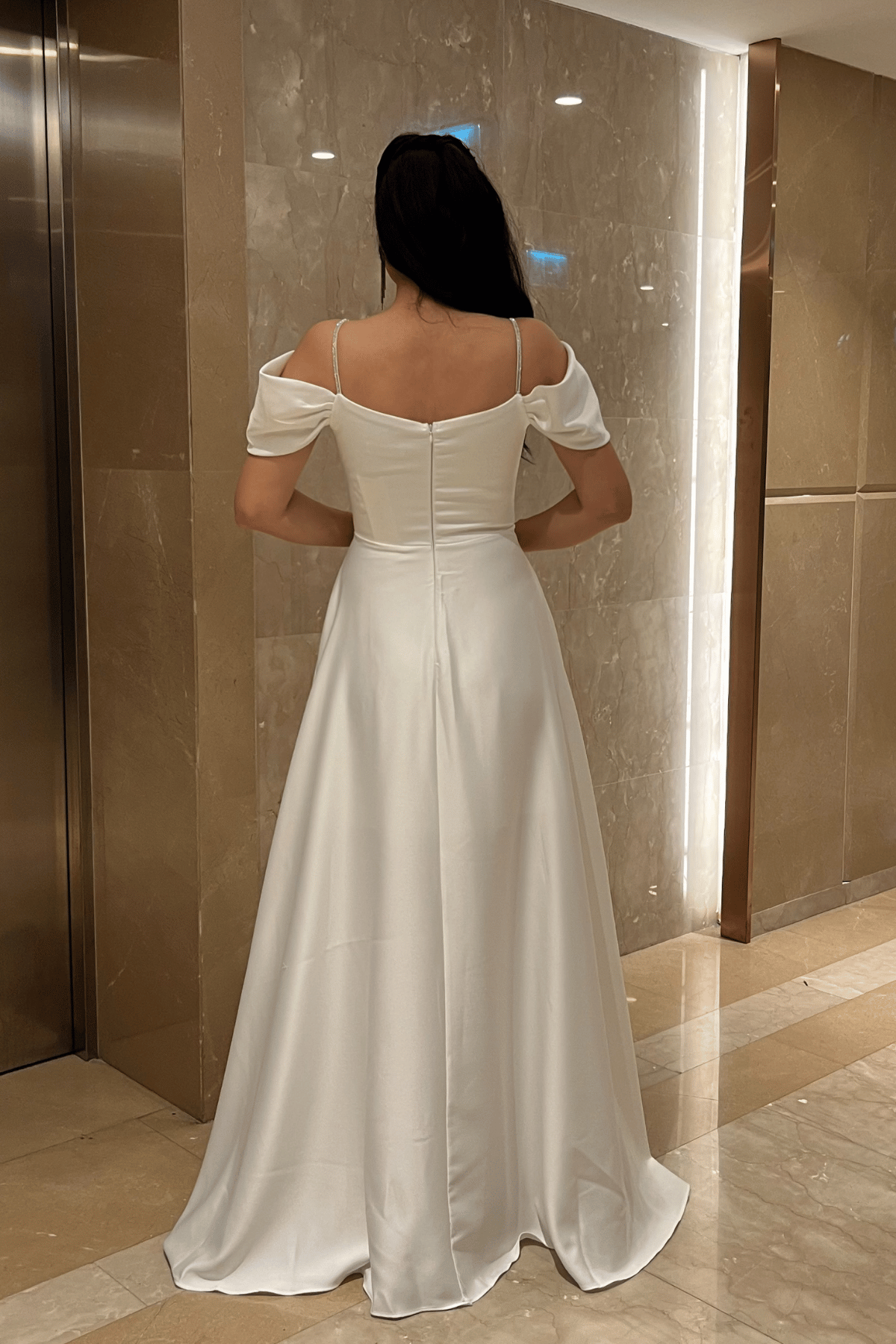 Saten Kumaş Büzgülü Askılı Abiye Elbise - BEYAZ