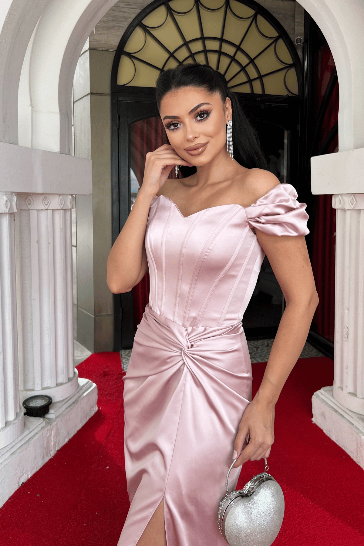 Saten Kumaş Drapeli Düşük Omuz Abiye Elbise - PUDRA