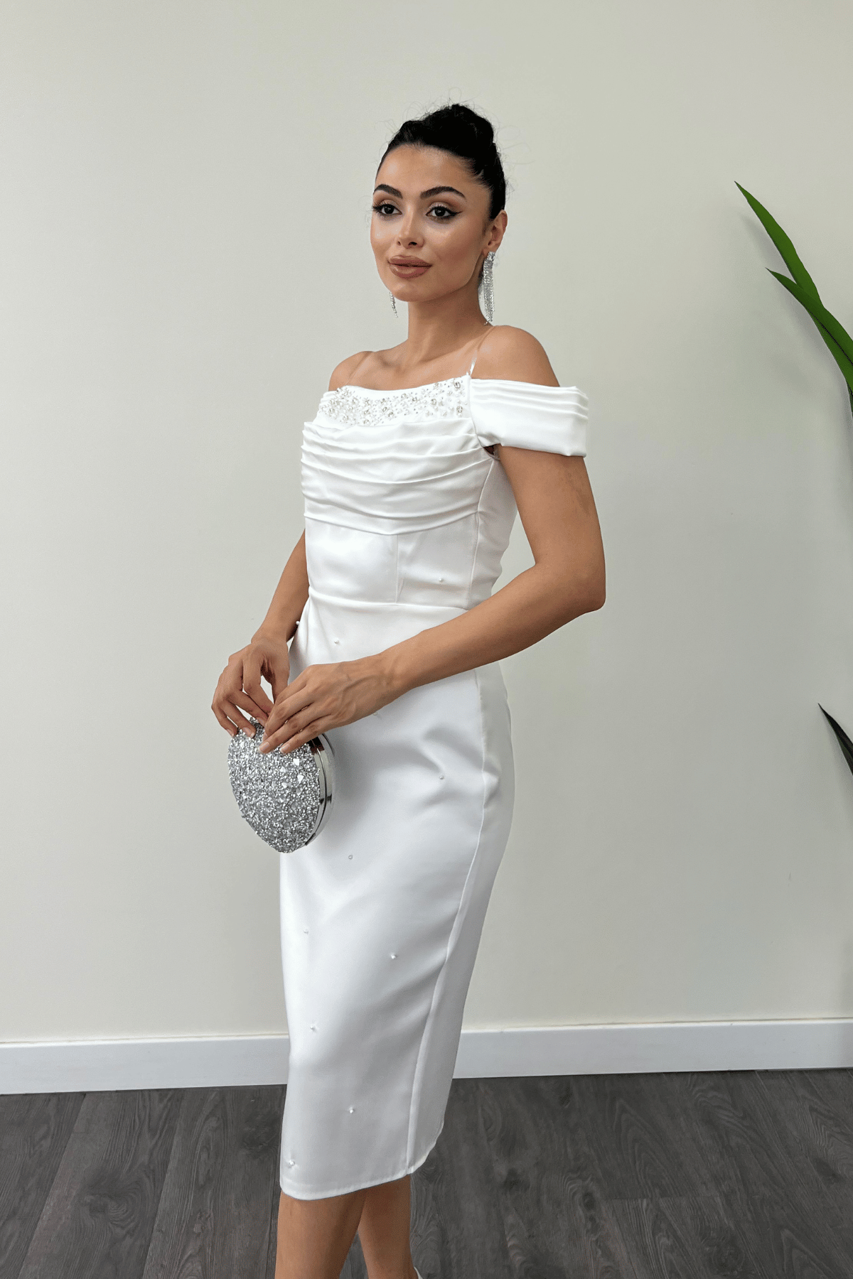Saten Kumaş İnci Detaylı Kalem Elbise - BEYAZ