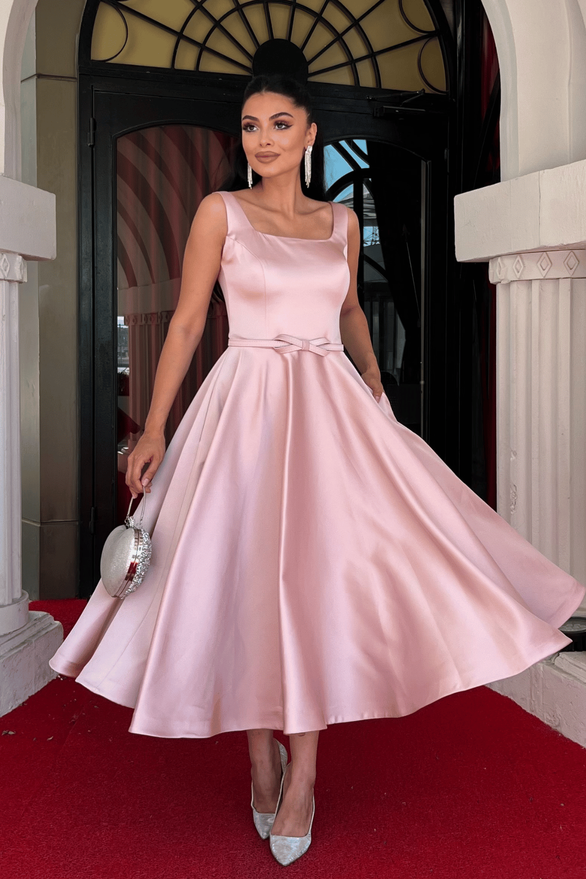 Saten Kumaş Kalın Askılı Midi Boy Elbise - PUDRA