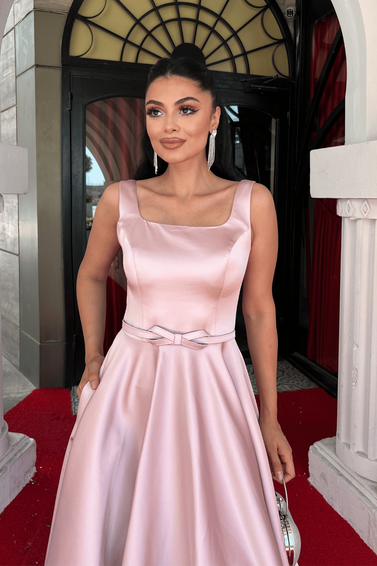 Saten Kumaş Kalın Askılı Midi Boy Elbise - PUDRA