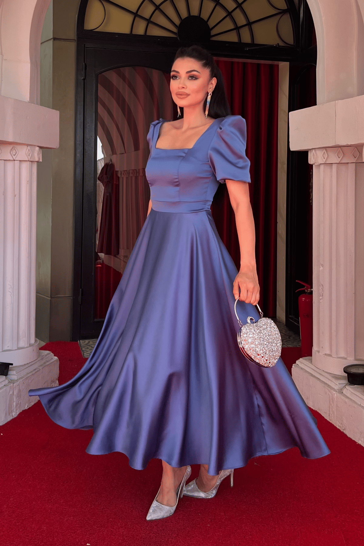 Saten Kumaş Kare Yaka Balon Kol Midi Elbise - İNDİGO MAVİ