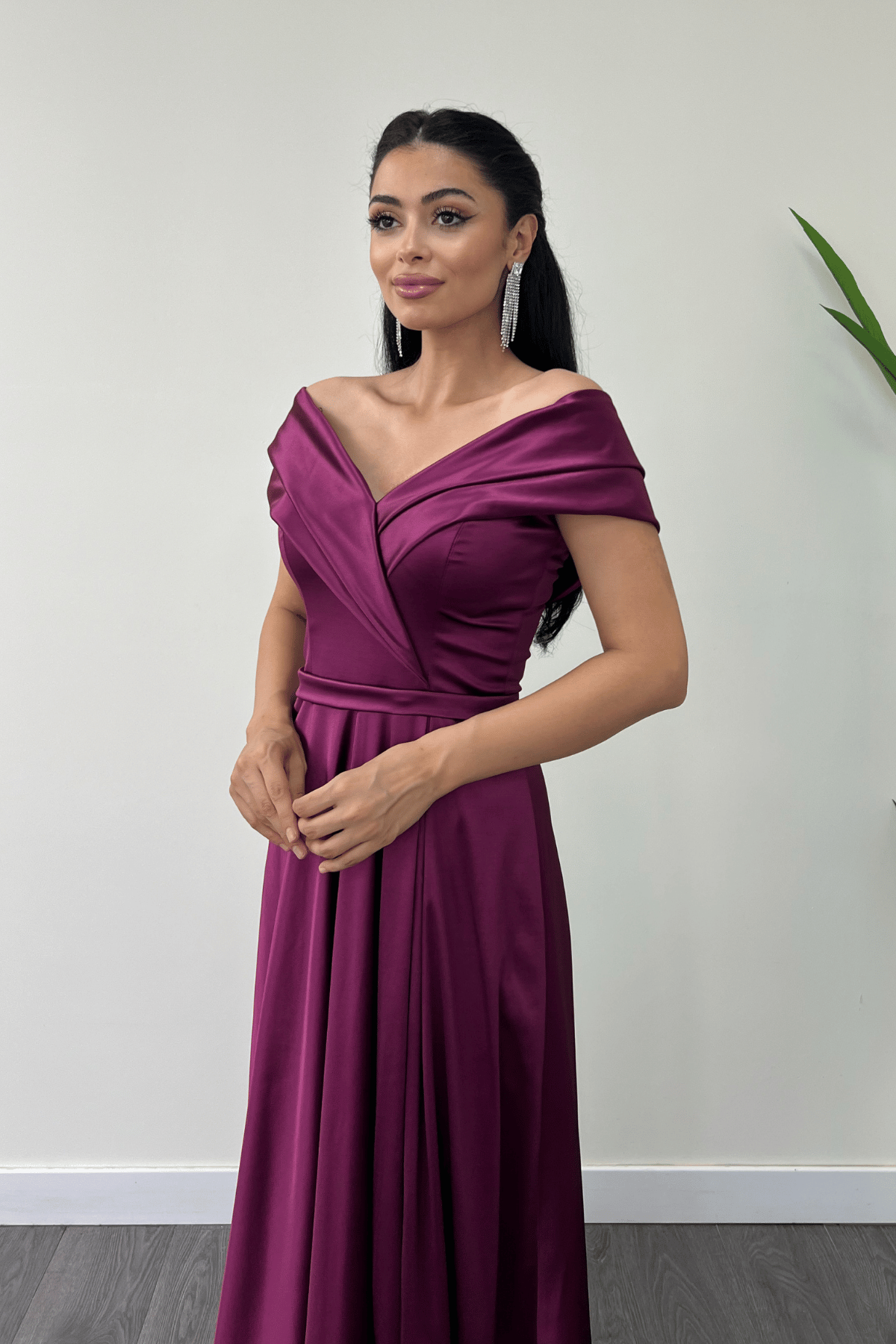 Saten Kumaş Kayık Yaka Abiye Elbise - MÜRDÜM