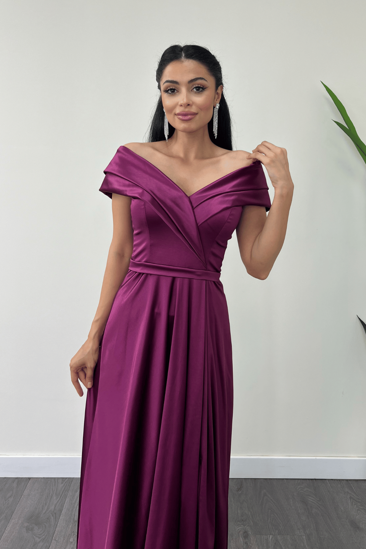 Saten Kumaş Kayık Yaka Abiye Elbise - MÜRDÜM