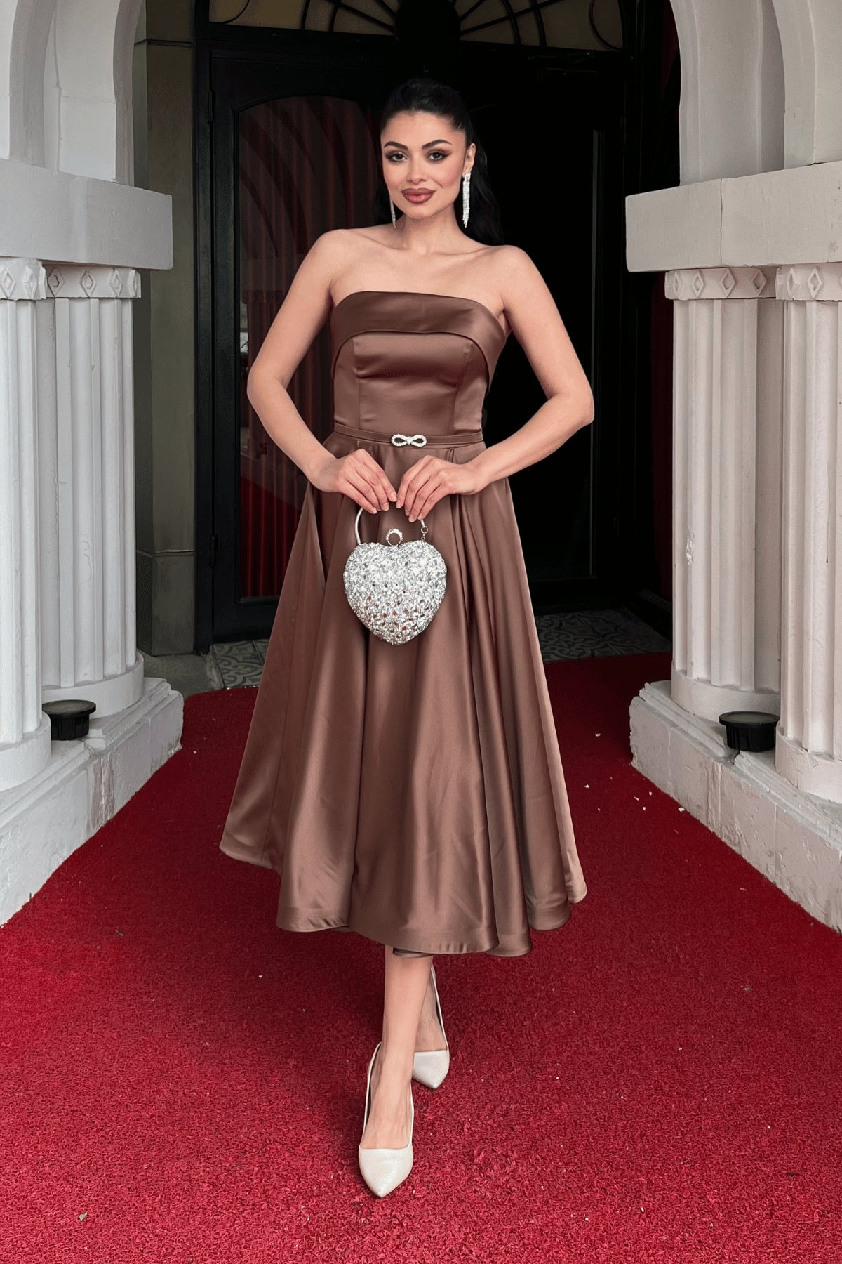 Saten Kumaş Sırt İp Detaylı Midi Elbise - KAHVERENGİ