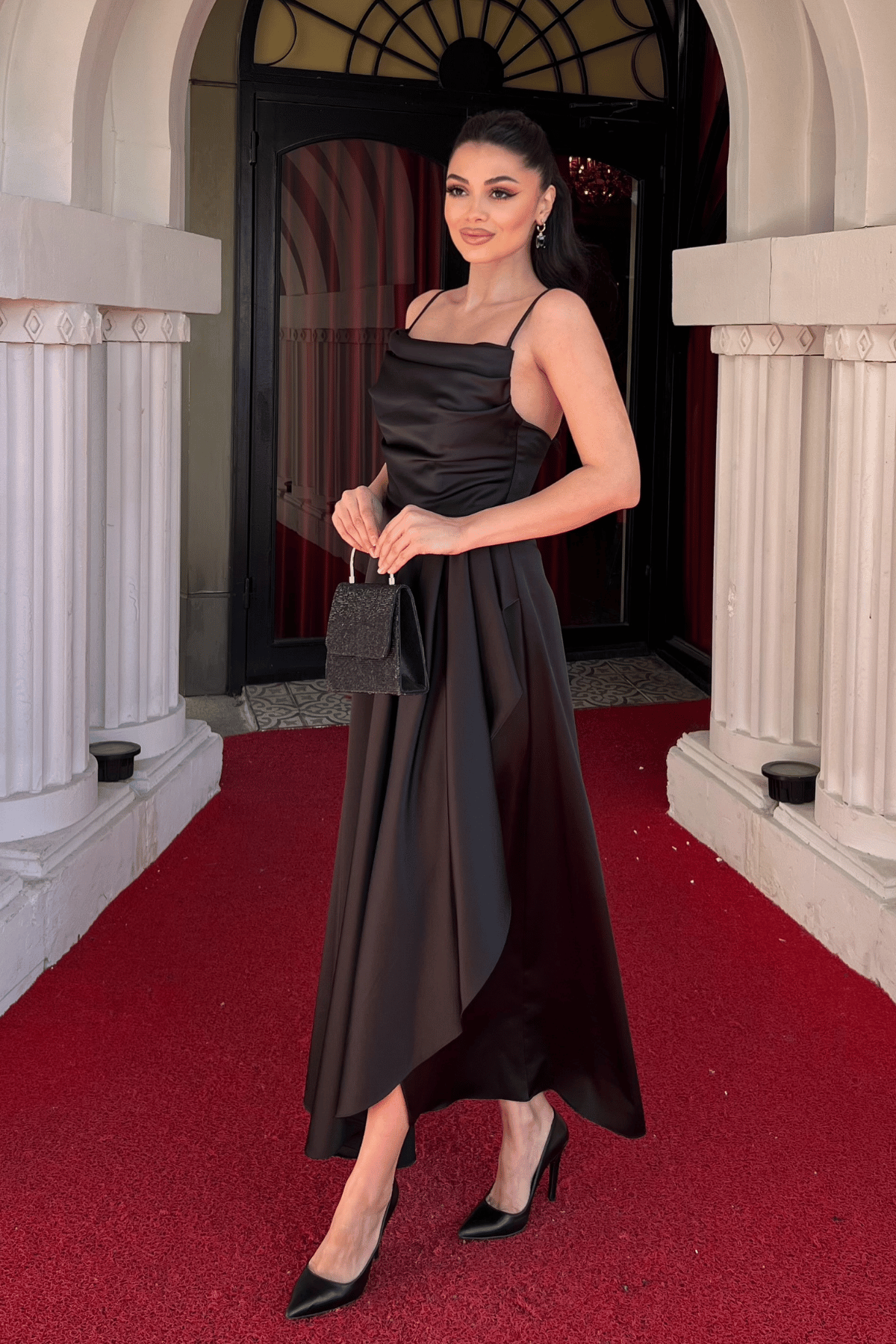 Saten Kumaş Sırtı İp Detaylı Asimetri Kesim Elbise - SİYAH