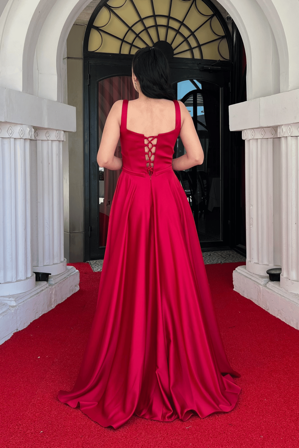 Saten Kumaş Sırtı İpli Askılı Maxi Elbise - KIRMIZI