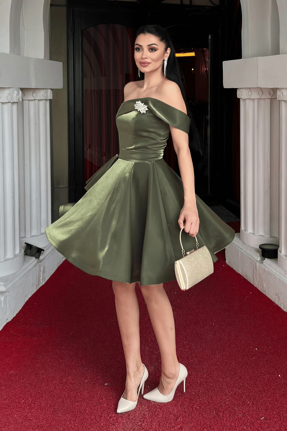 Saten Kumaş Straplez Yaka Mini Elbise - HAKİ YEŞİLİ