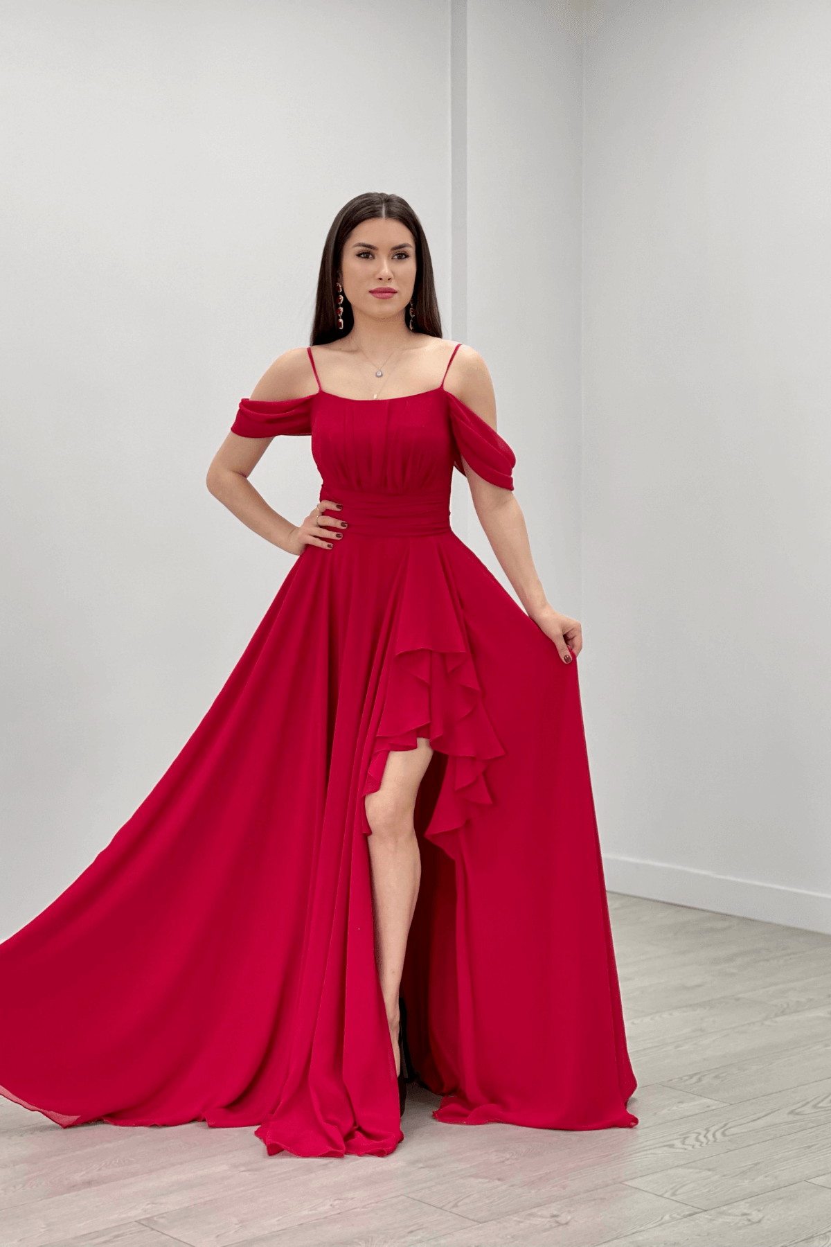 Chiffon Suspended Flywheel Detailed Evening Dress - RED