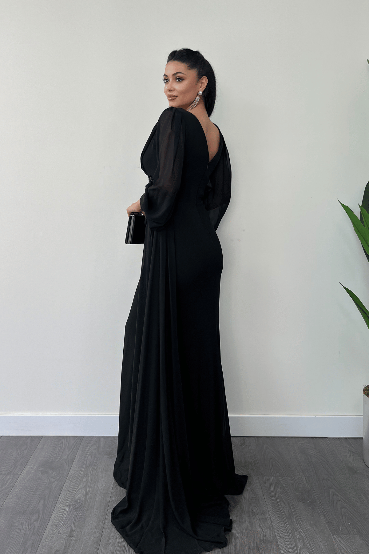 Şifon Kumaş Boncuk İşlemeli Şal Detaylı Abiye Elbise - SİYAH