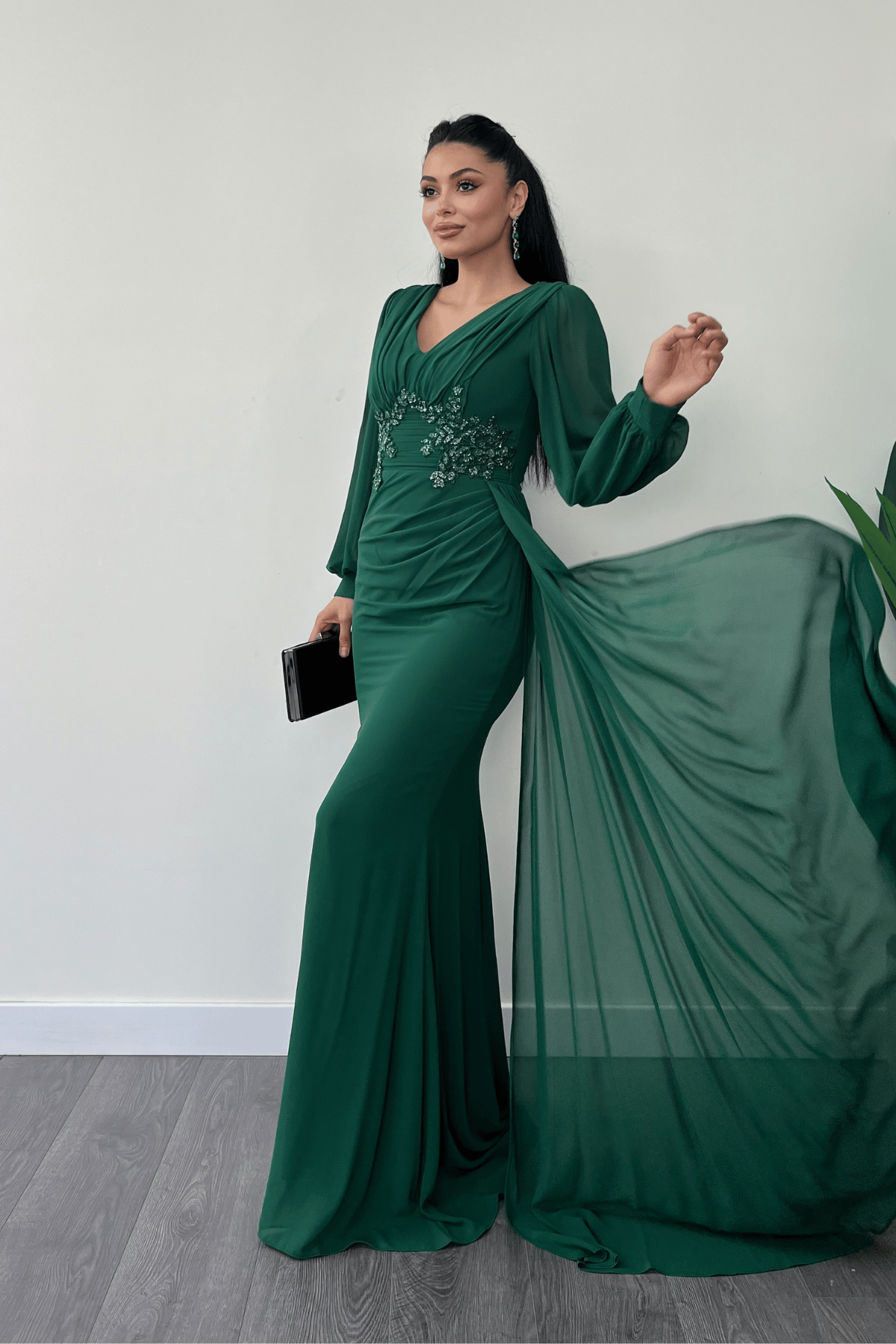 Şifon Kumaş Boncuk İşlemeli Şal Detaylı Abiye Elbise - ZÜMRÜT YEŞİL