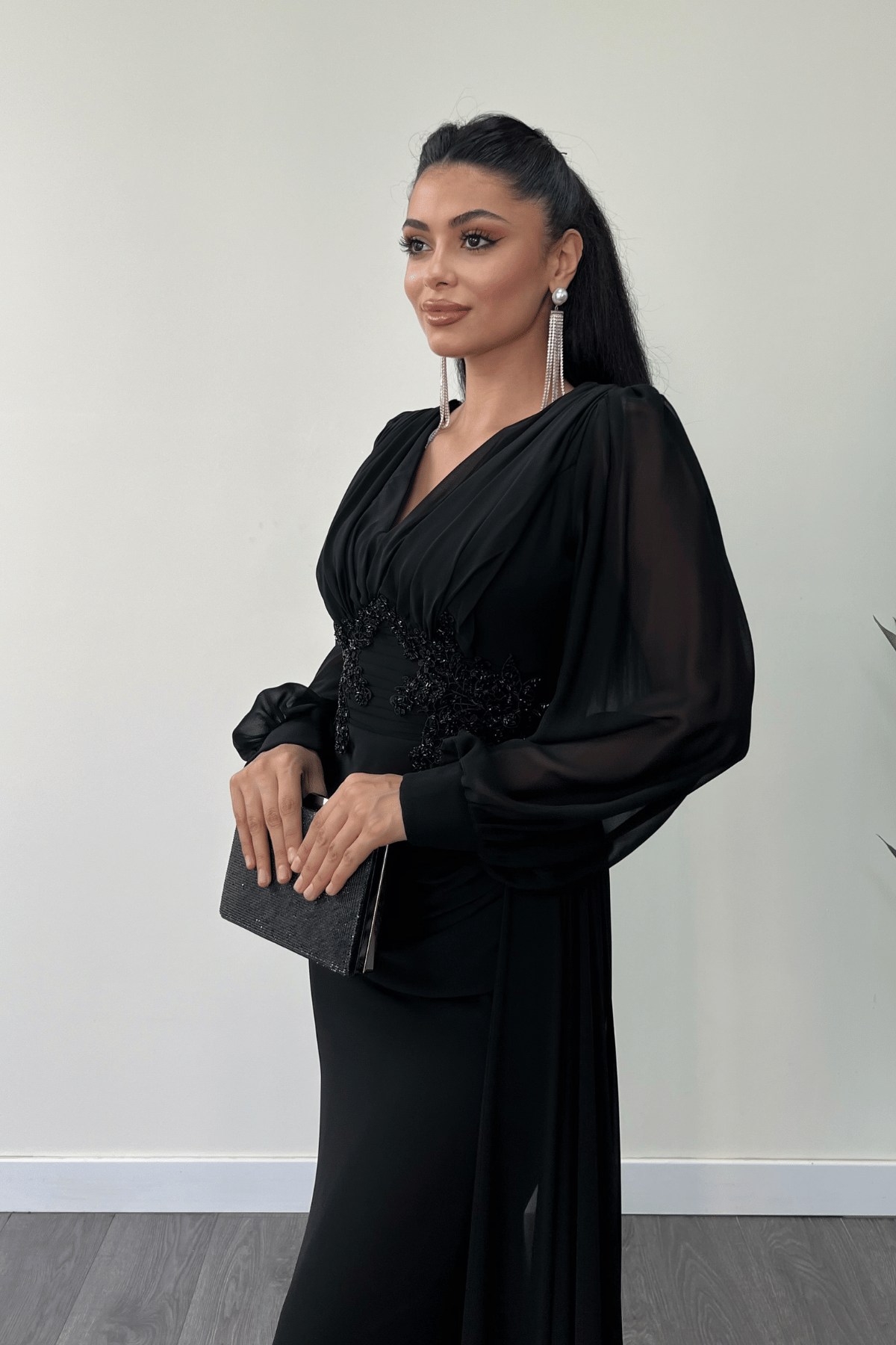 Şifon Kumaş Boncuk İşlemeli Şal Detaylı Abiye Elbise - SİYAH