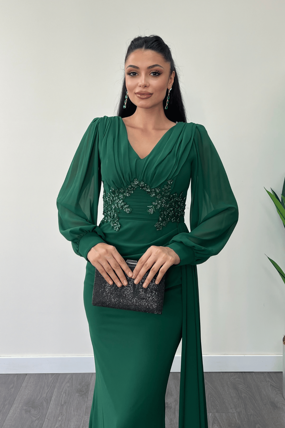 Şifon Kumaş Boncuk İşlemeli Şal Detaylı Abiye Elbise - ZÜMRÜT YEŞİL