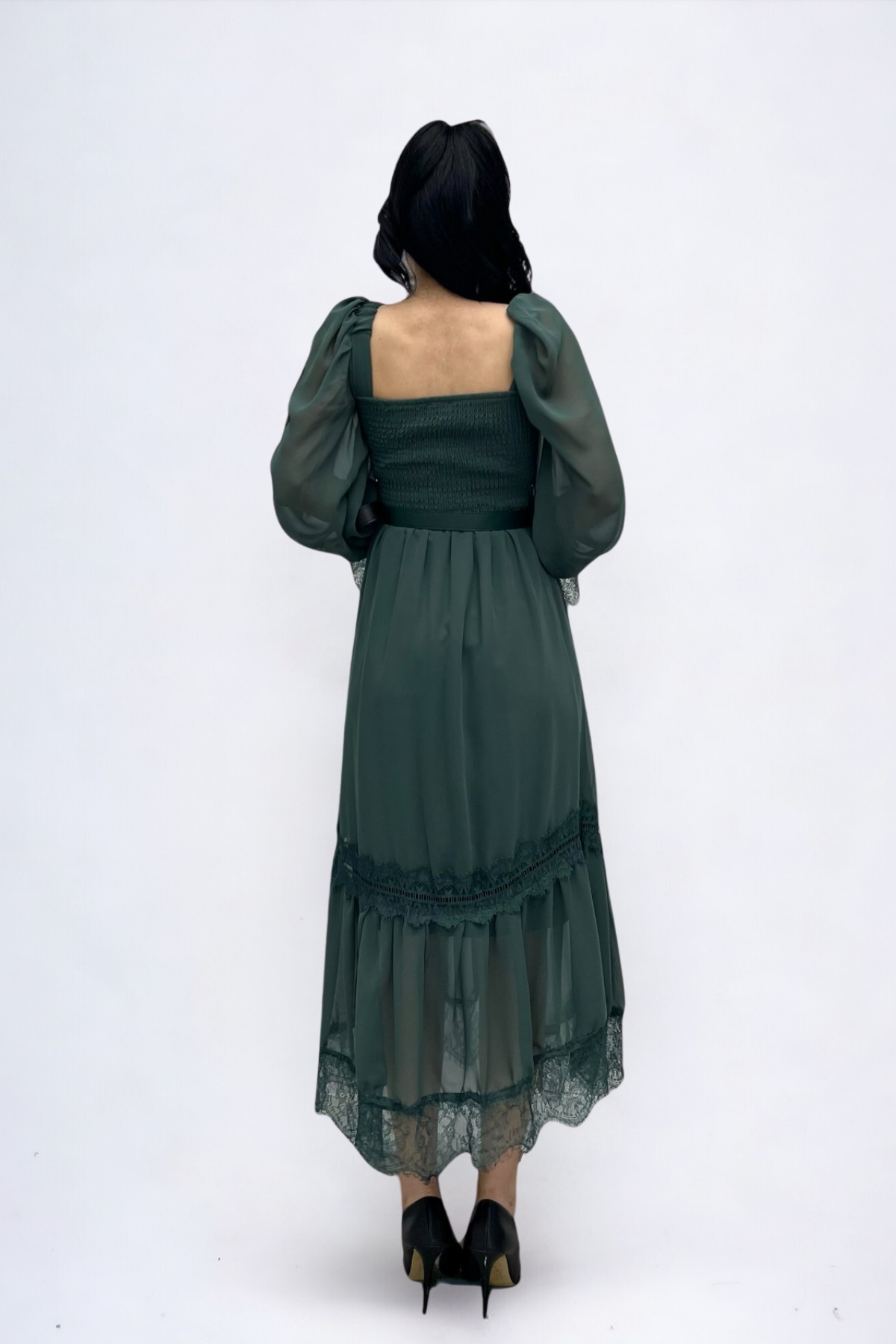 Şifon Kumaş Büzgü Dantel Detaylı Midi Elbise - HAKİ YEŞİLİ