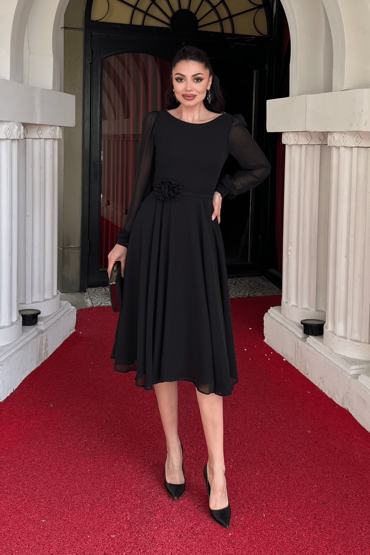 Sifon Kumaş Çiçek Detaylı Midi Elbise - SİYAH