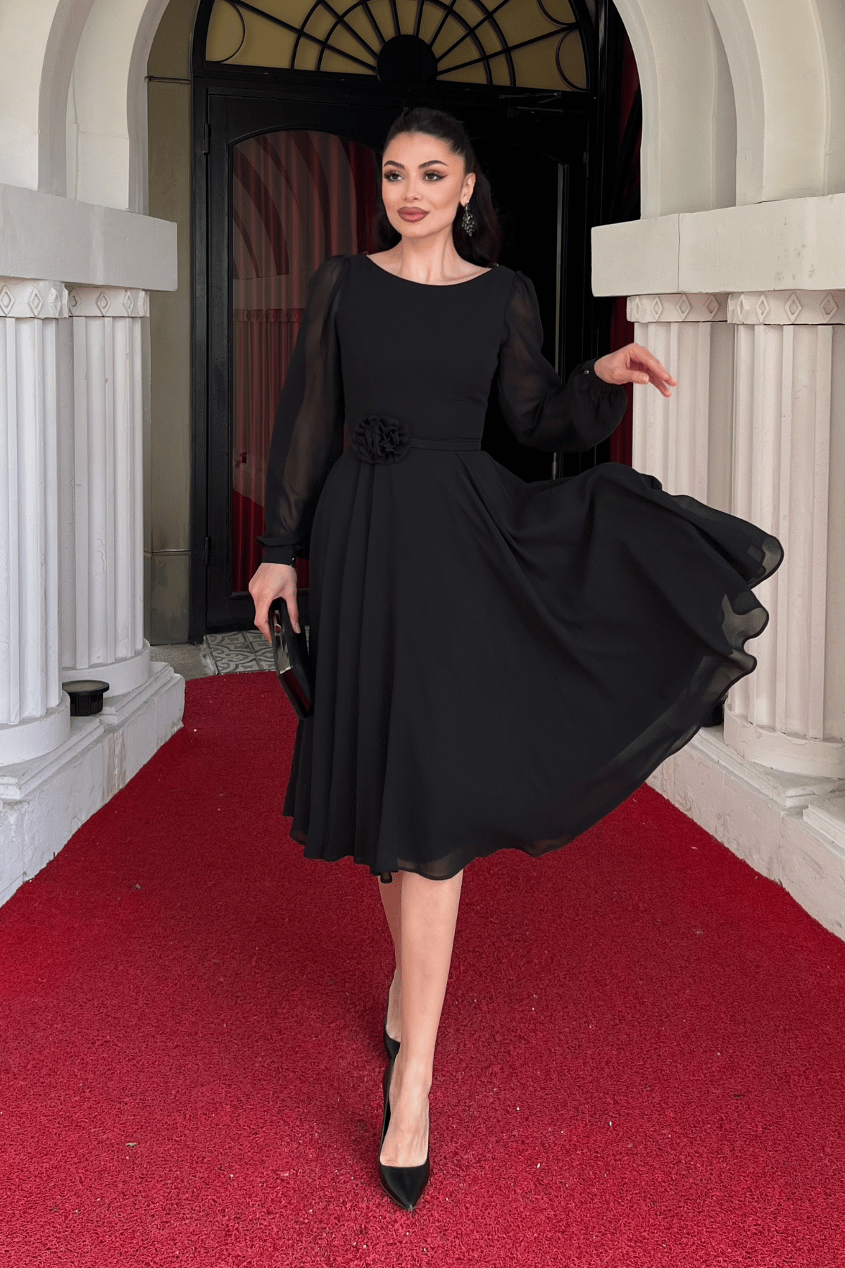 Sifon Kumaş Çiçek Detaylı Midi Elbise - SİYAH