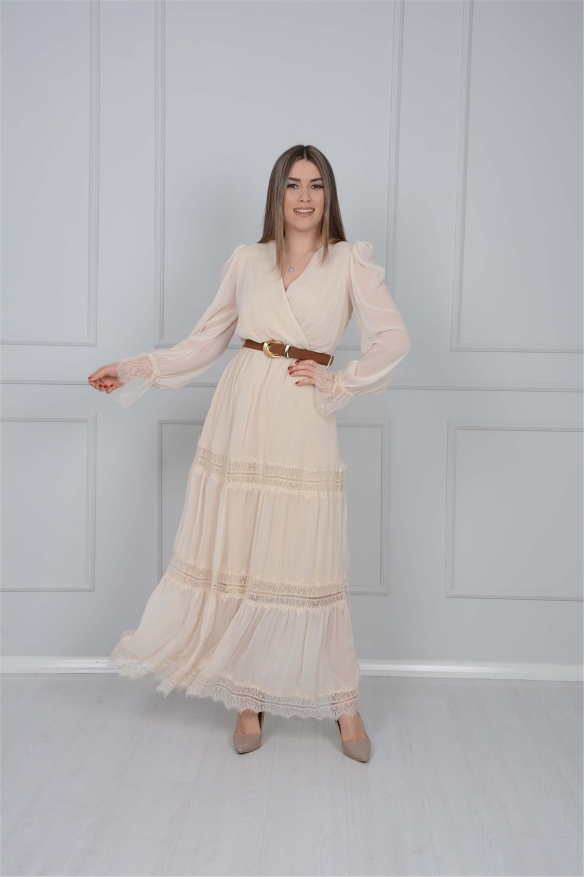 Şifon Kumaş Dantel Detaylı Elbise - Krem