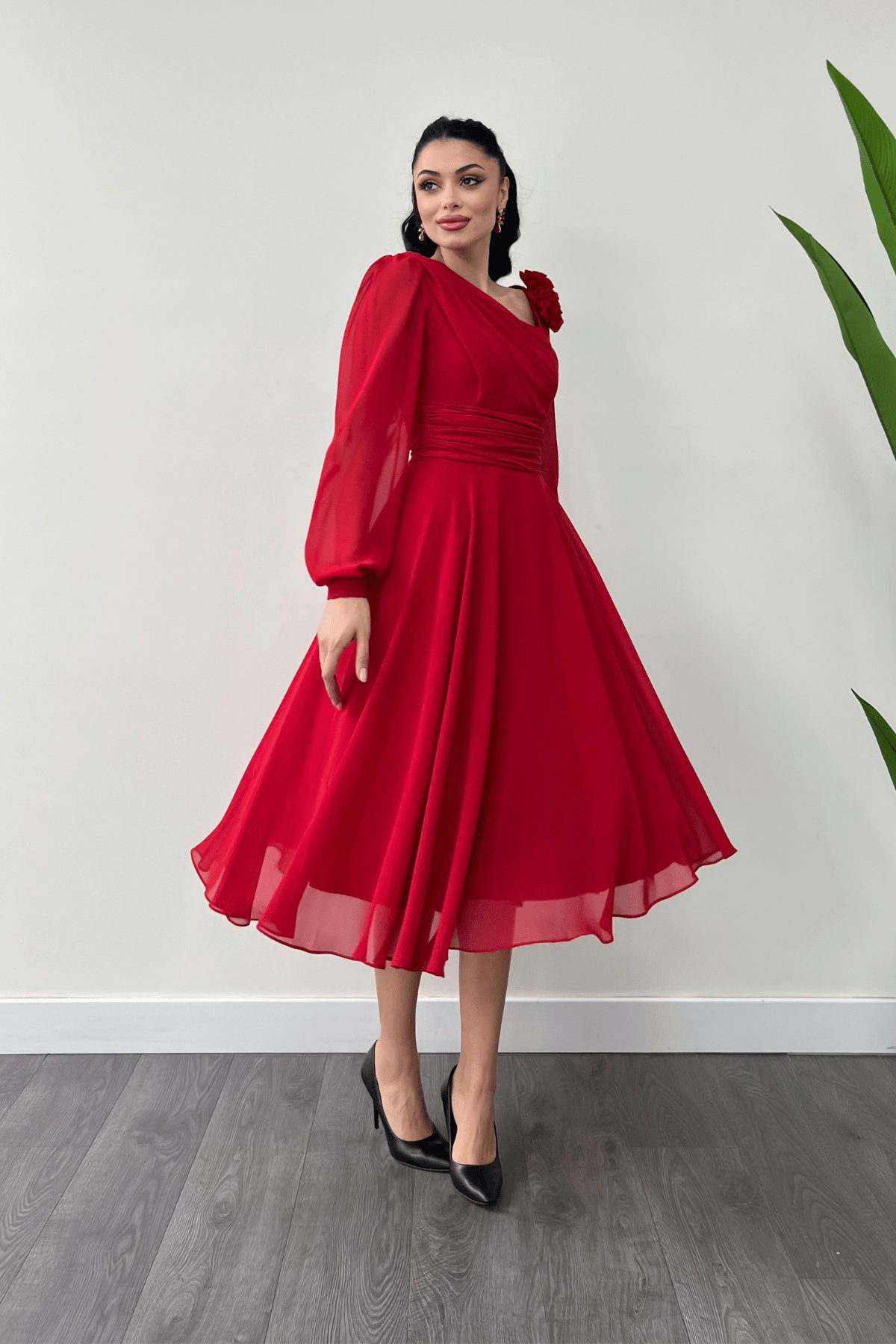 Şifon Kumaş Gül Detaylı Midi Boy Elbise - KIRMIZI