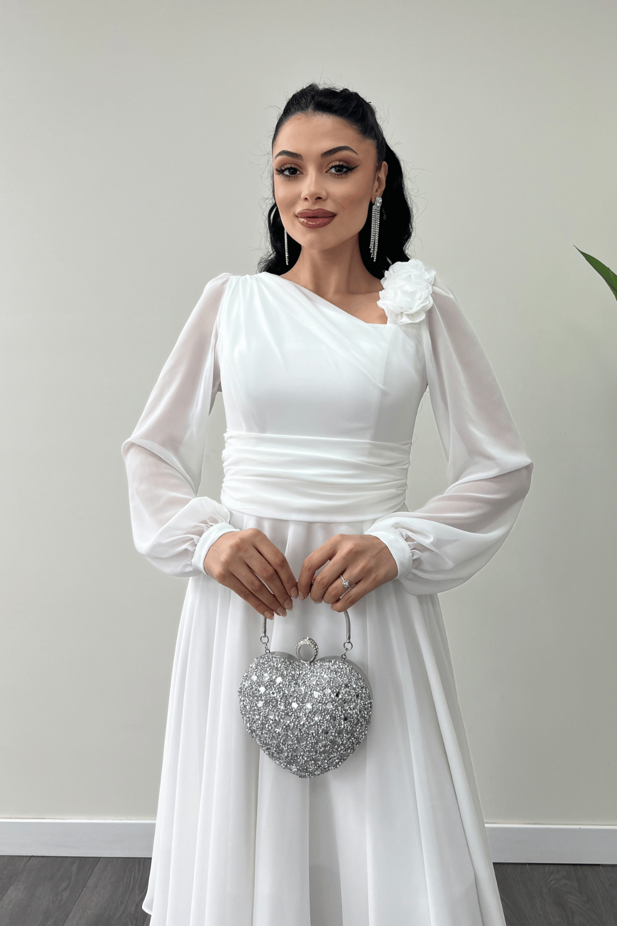 Şifon Kumaş Gül Detaylı Midi Boy Elbise - BEYAZ