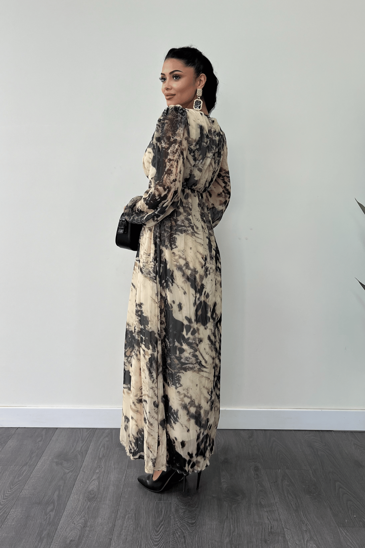 Şifon Kumaş Kemer Detaylı Maxi Elbise - KREM