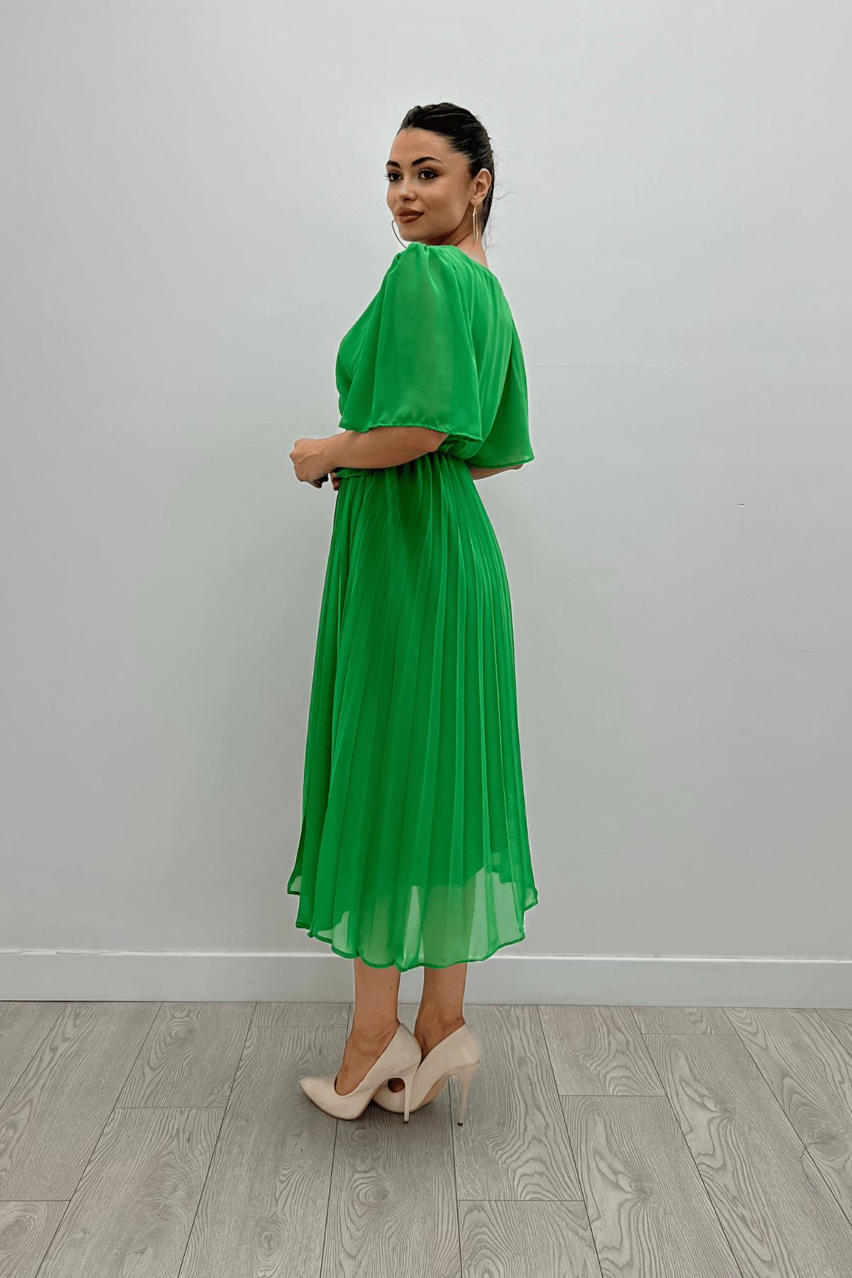 Şifon Kumaş Kruvaze Yaka Pliseli Midi Elbise - YEŞİL