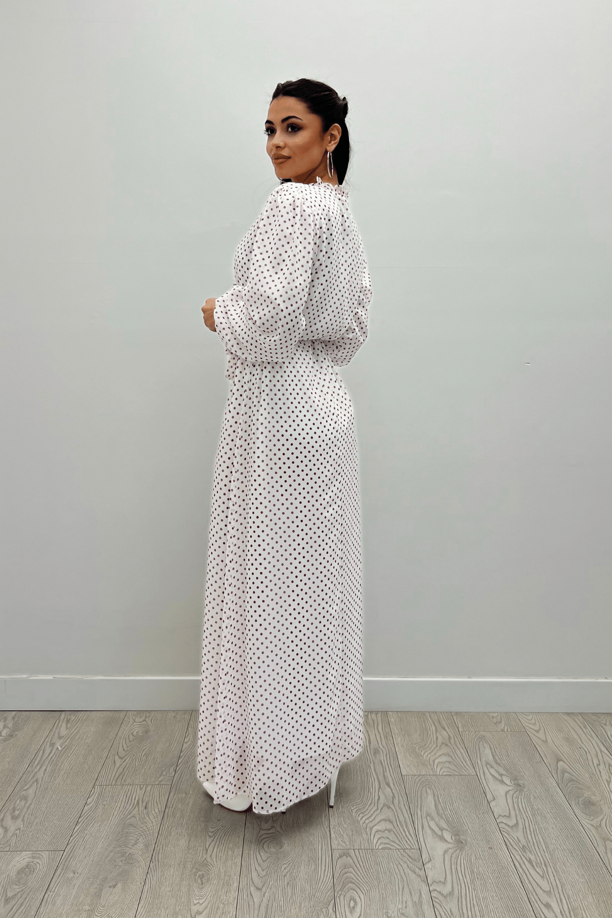 Sifon Kumaş Puantiye Desenli Elbise - KAHVERENGİ