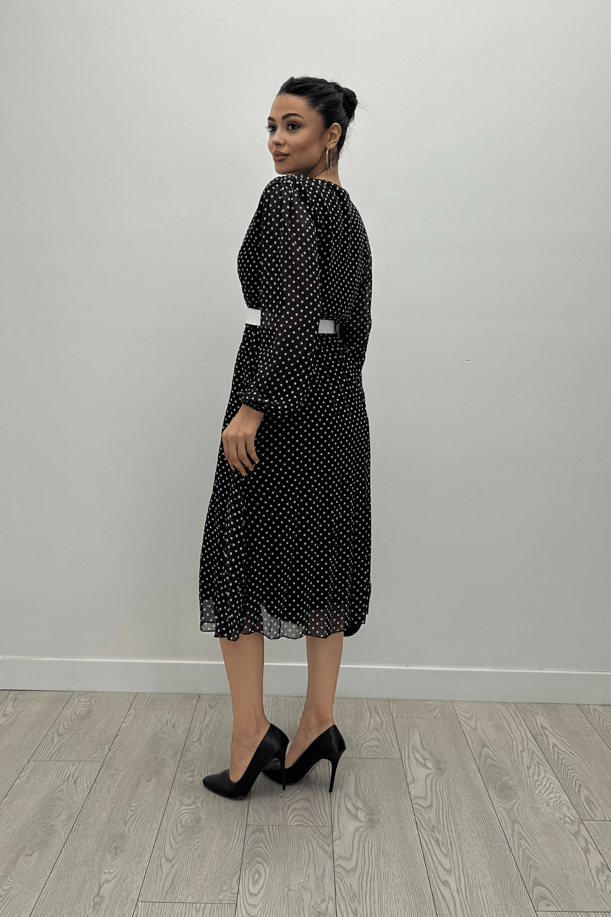 Sifon Kumaş Puantiye Desenli Midi  - SİYAH