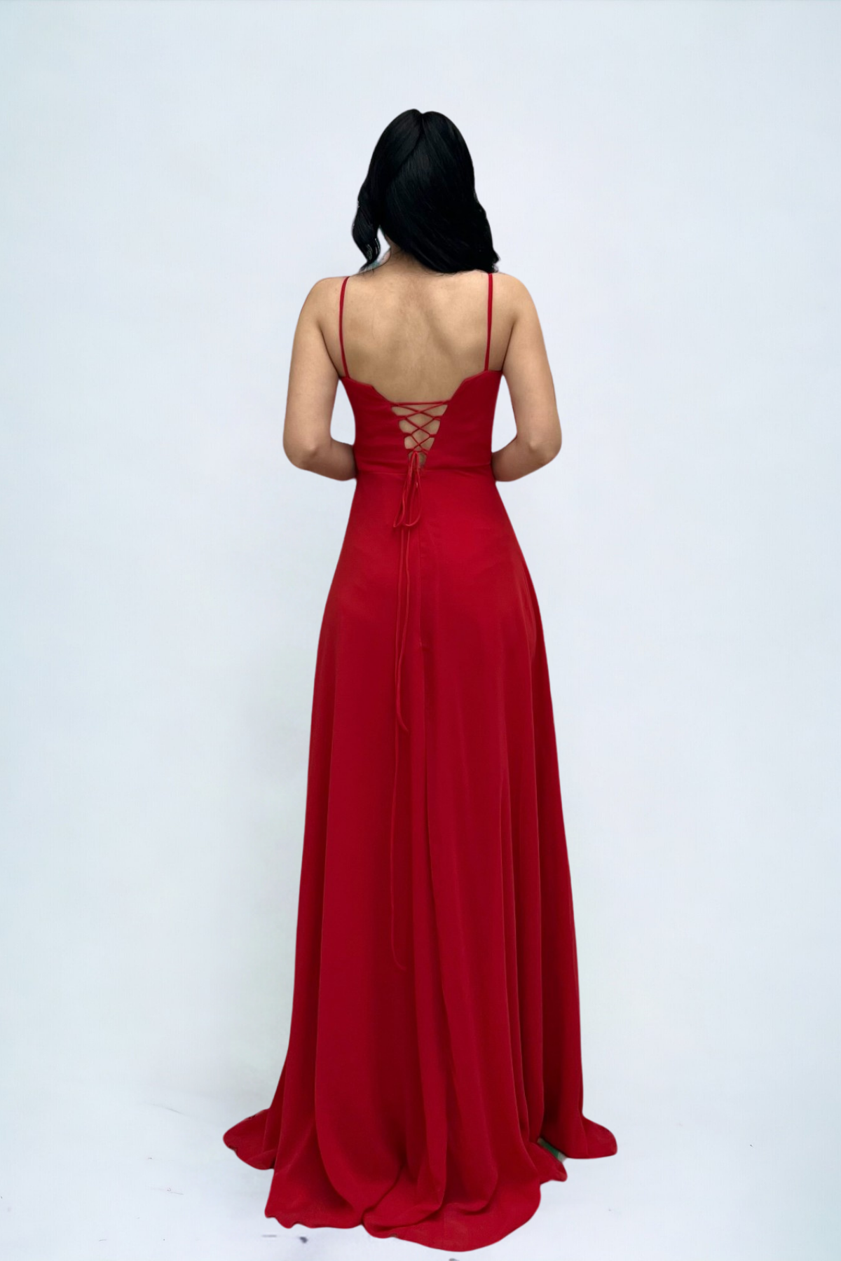 Şifon Kumaş Tüy Detaylı Sırt Dekolteli Abiye Elbise - KIRMIZI